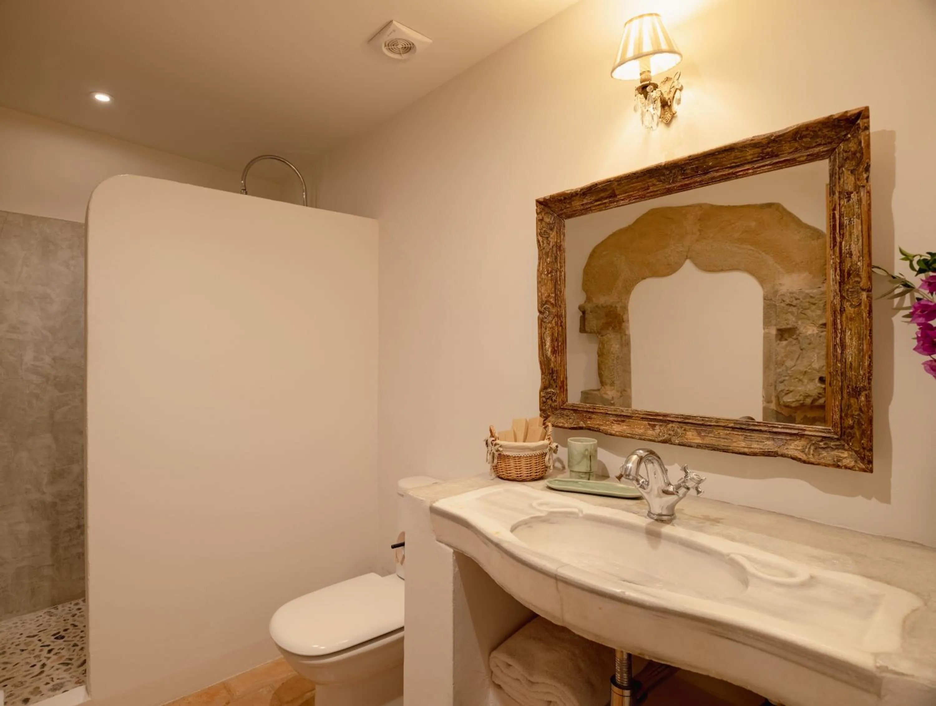 Bathroom in Can Bassa