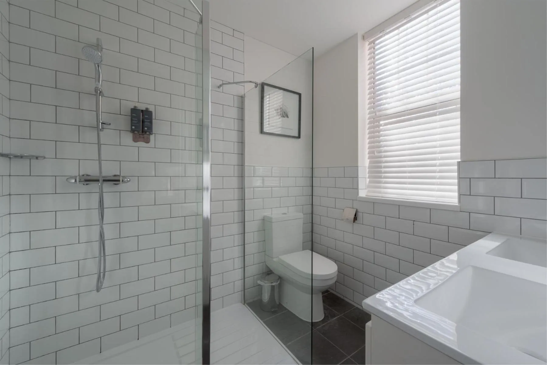 Shower in Florence Suite Boutique Hotel and Restaurant