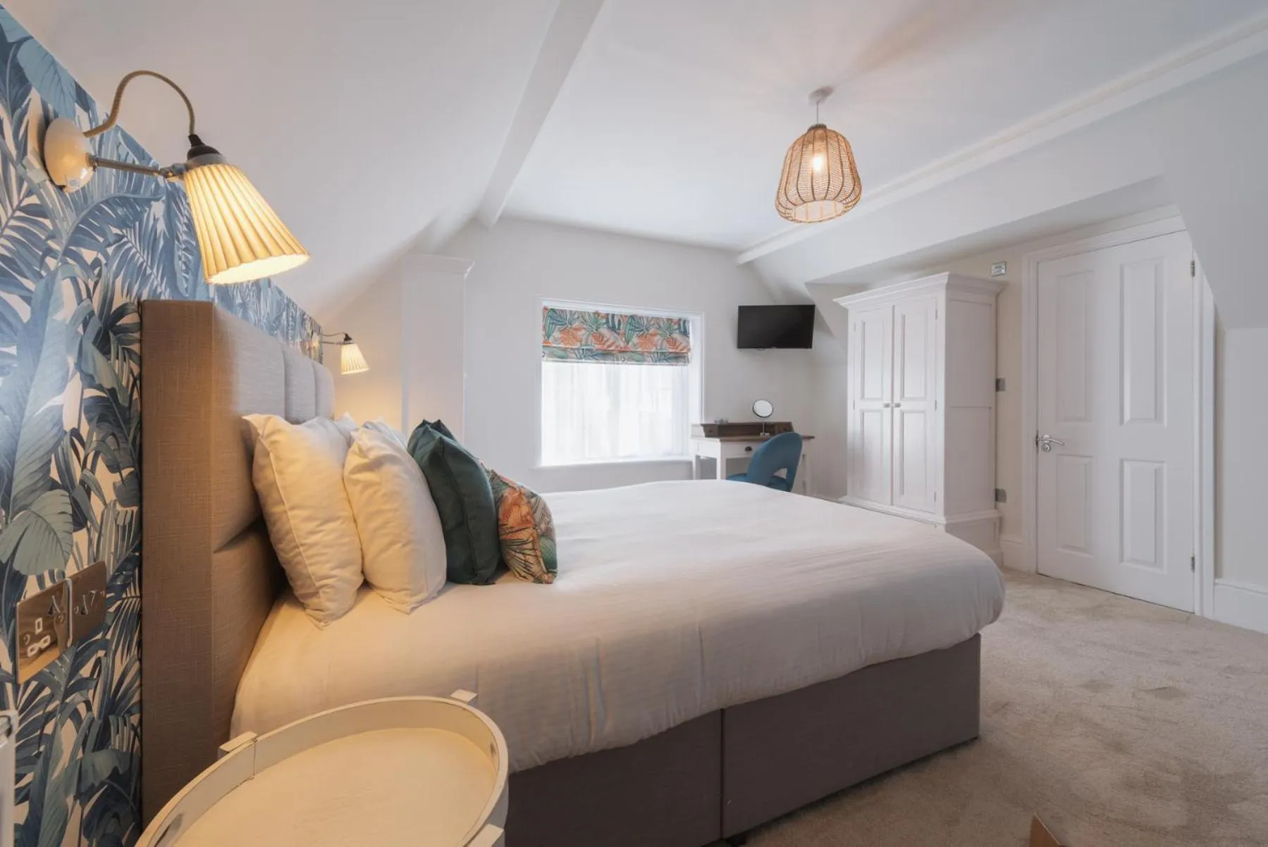 Bed in Florence Suite Boutique Hotel and Restaurant