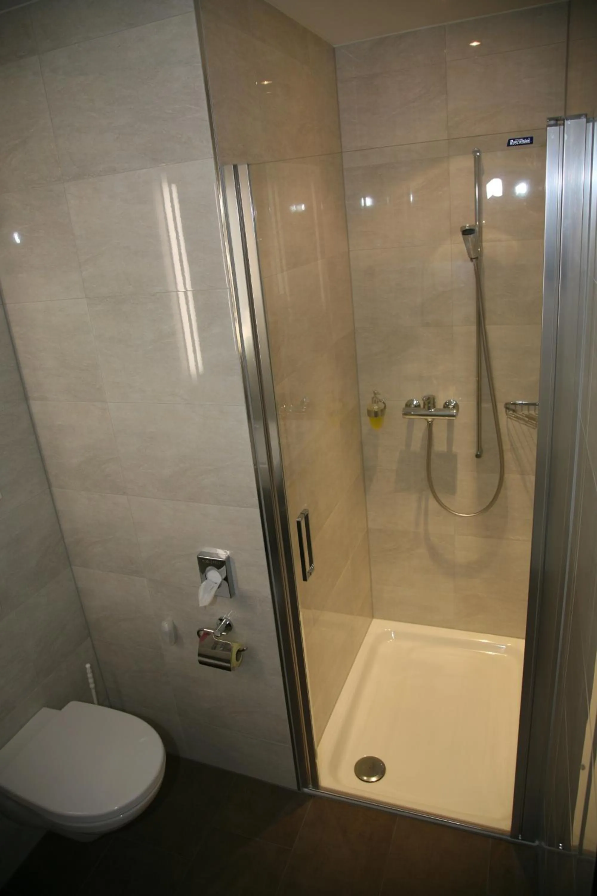 Toilet in Gasthaus Post