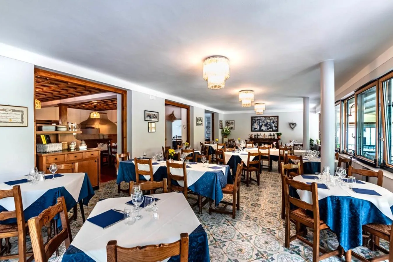 Restaurant/places to eat in Hotel National