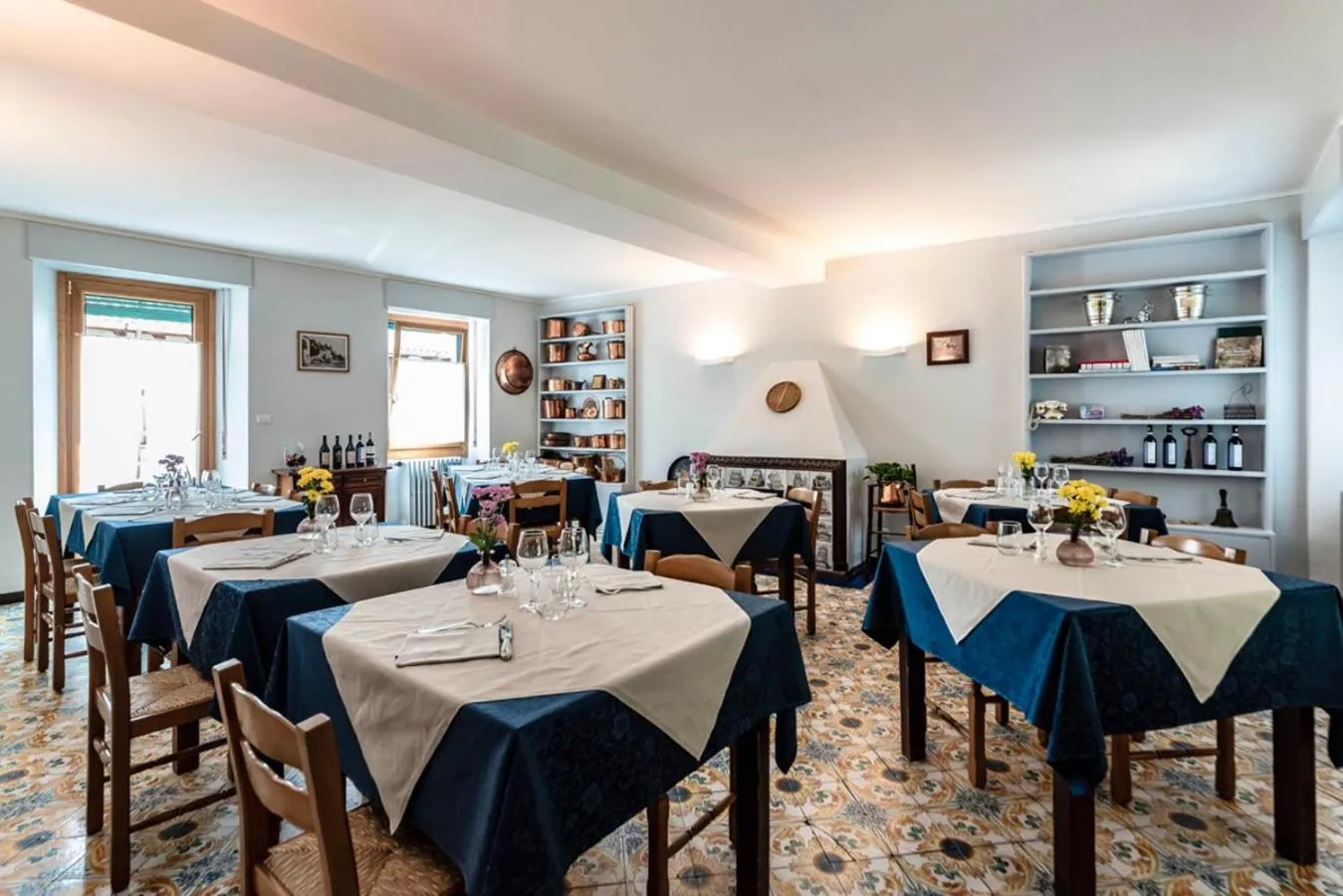 Restaurant/places to eat in Hotel National