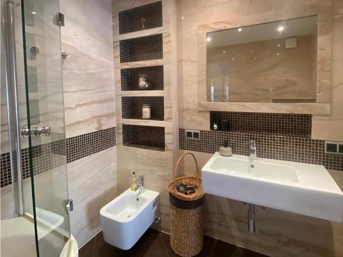 Shower in Zimmer Room Trogir Kastela Split