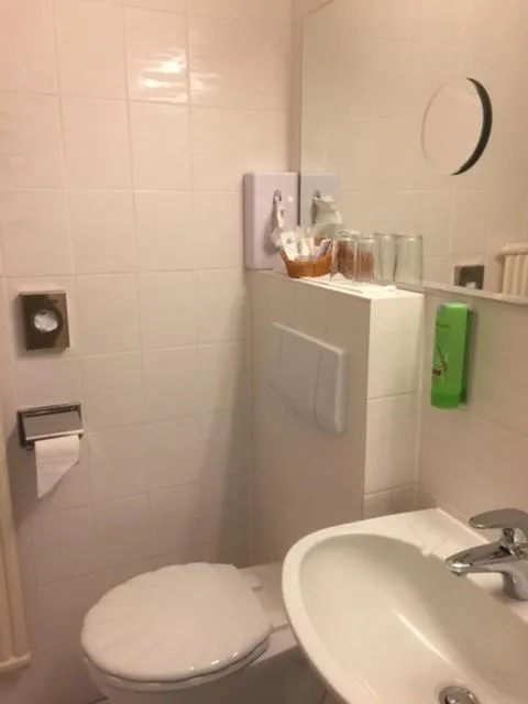 Shower in Hotel Adlerschanze