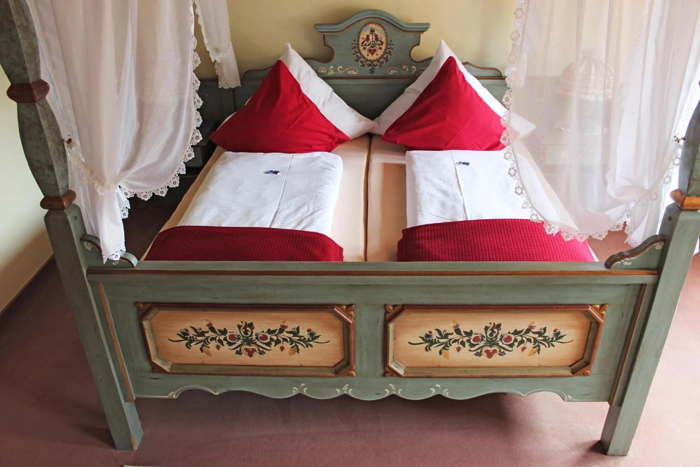 Bed in Hotel Adlerschanze