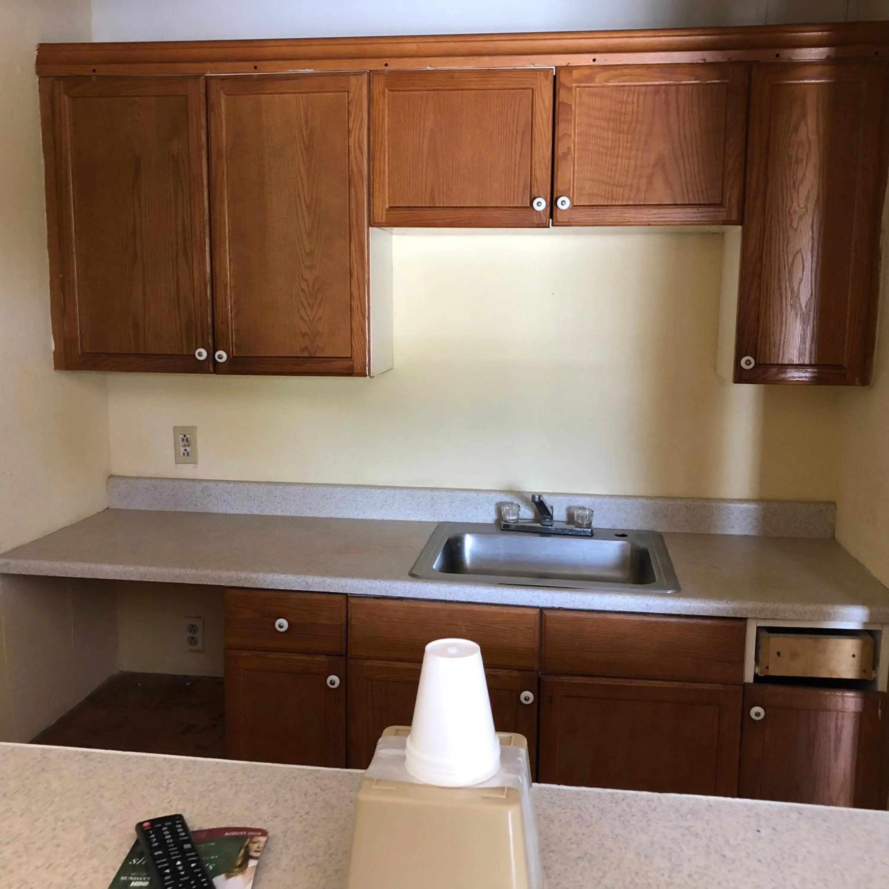 Kitchen or kitchenette in Country Host Inn