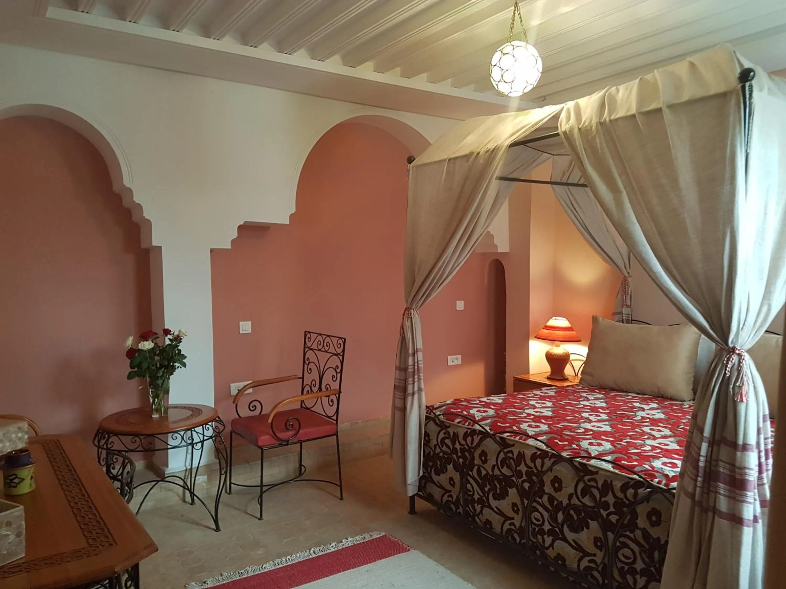 Photo of the whole room, Bed in Riad Dar Karima