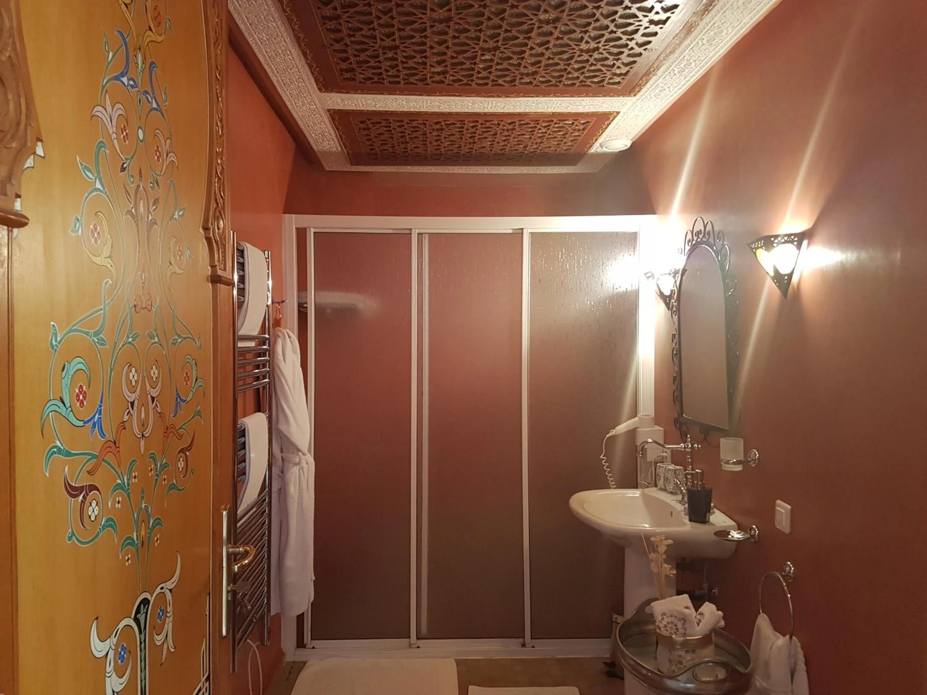 Bathroom in Riad Dar Karima