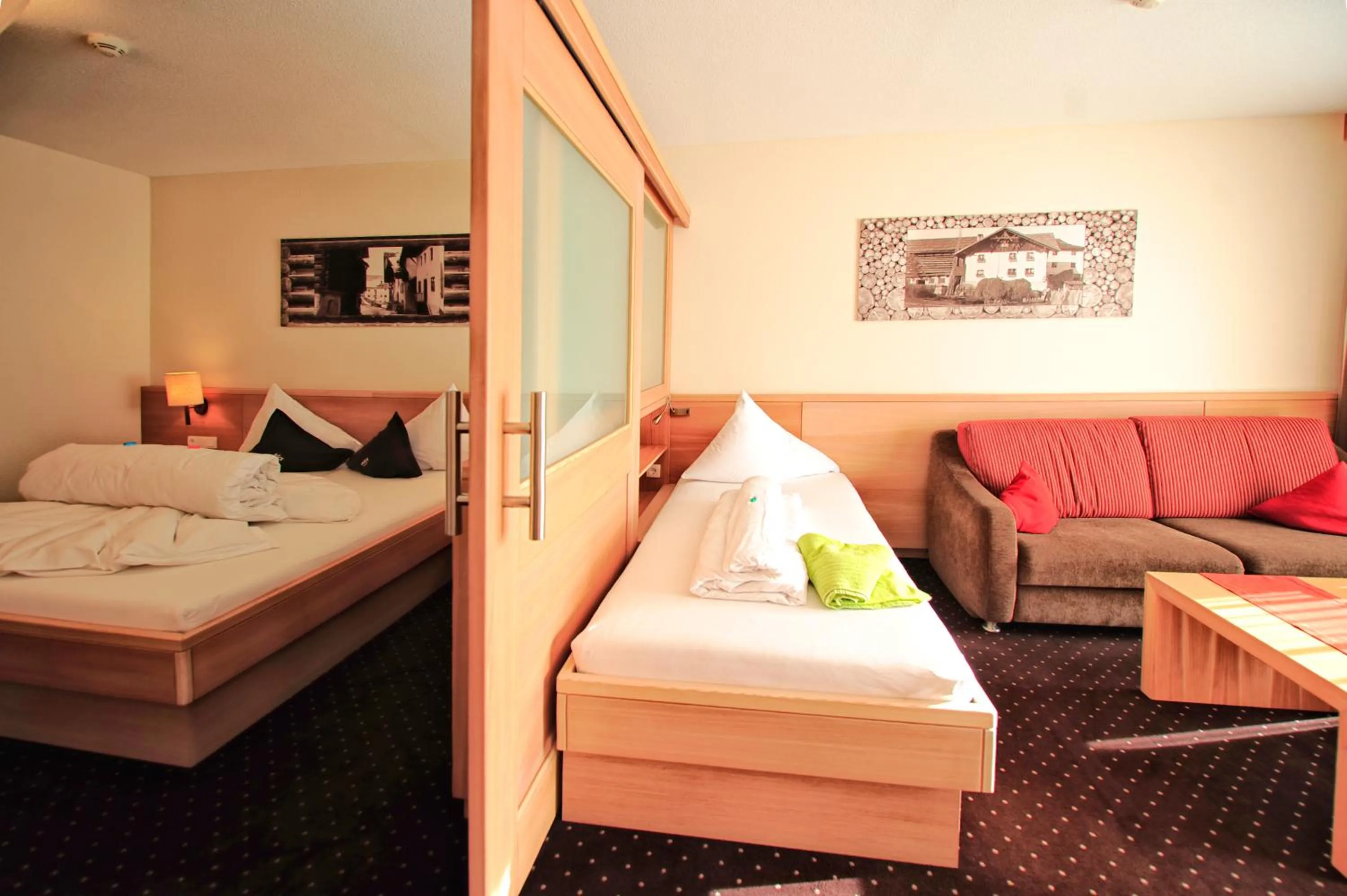 Photo of the whole room, Bed in Hotel Röck Garni