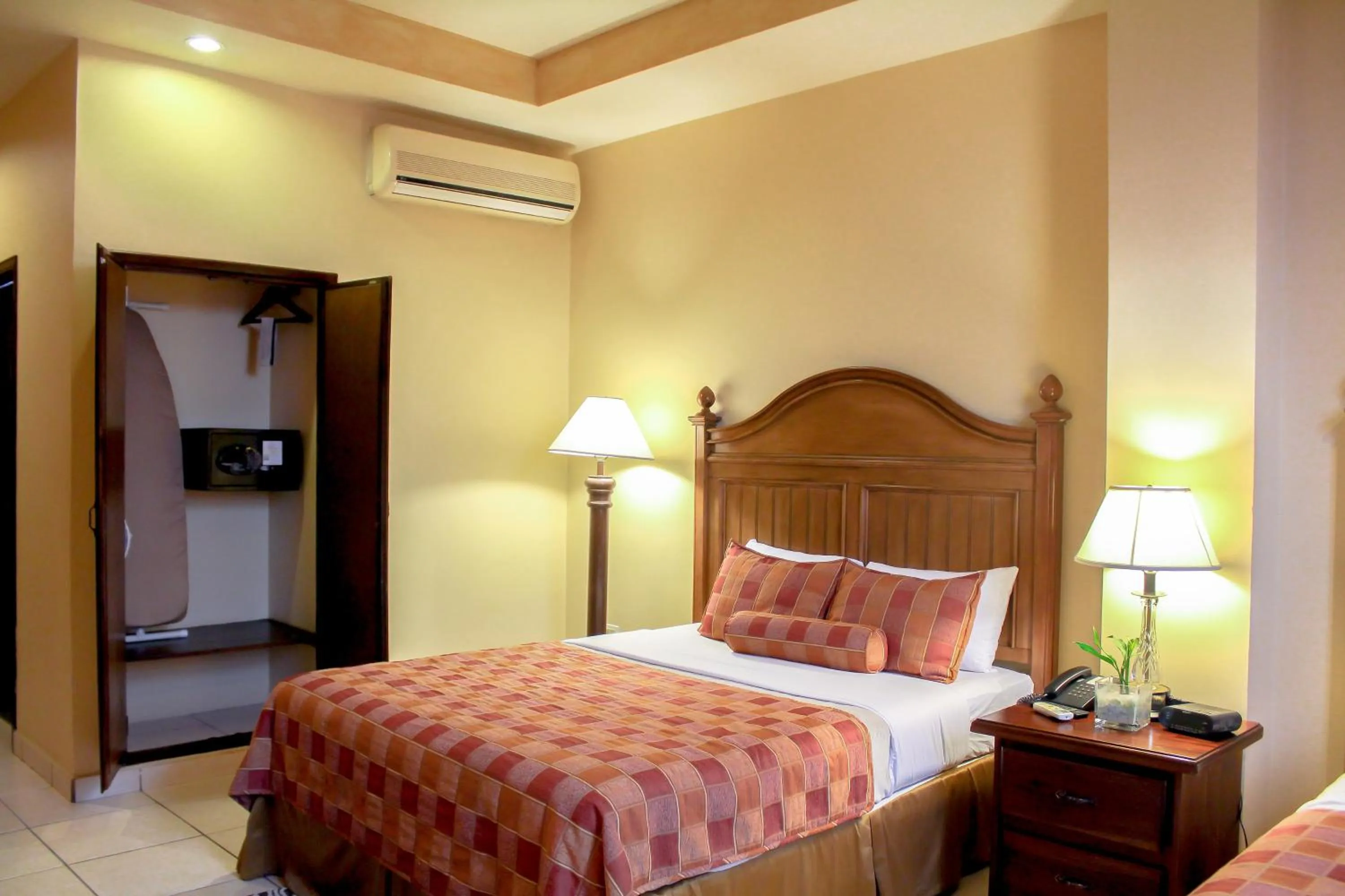 Bed in Hotel Monteolivos