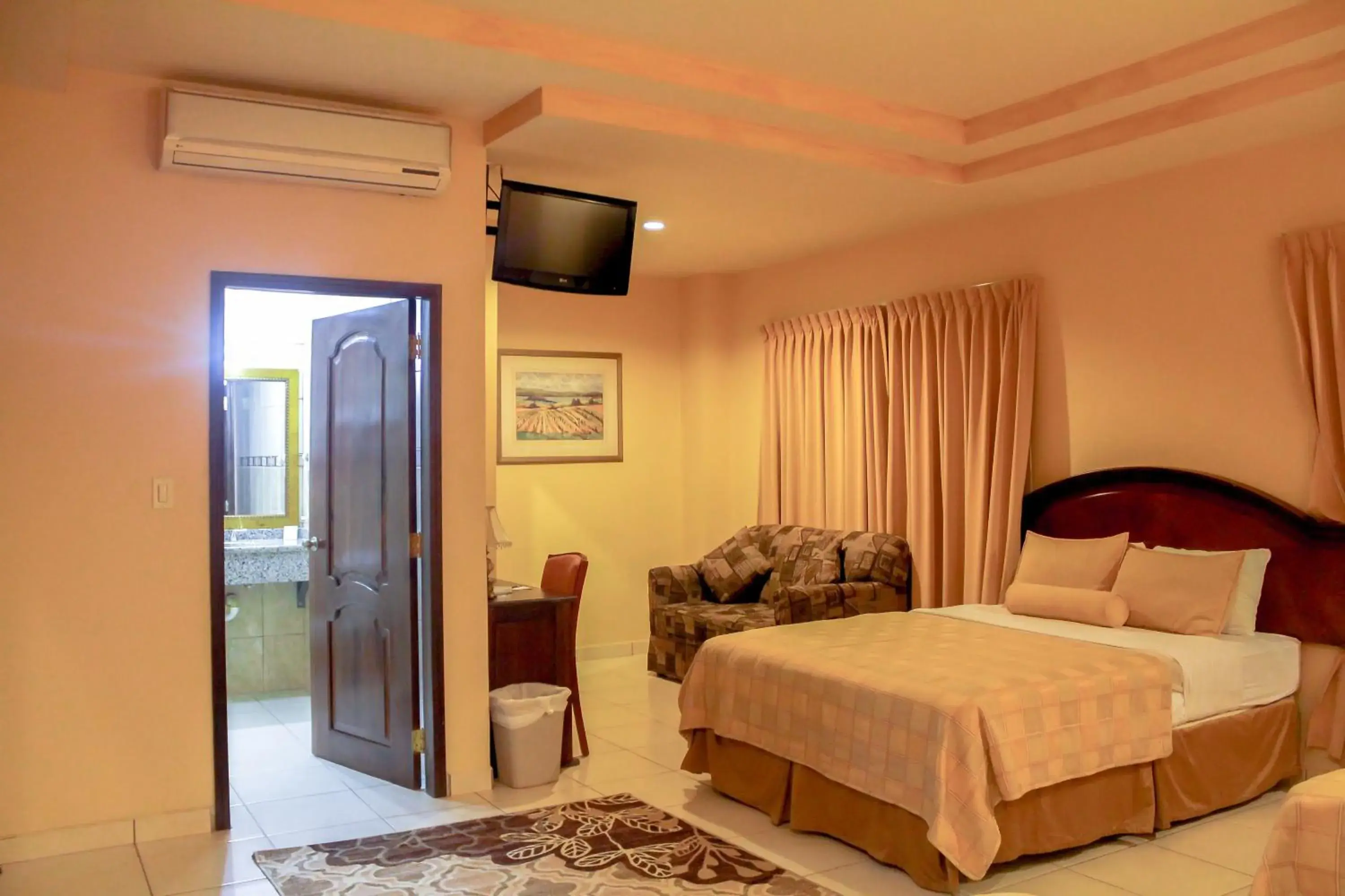 Triple Room in Hotel Monteolivos Triple Room in Hotel Monteolivos