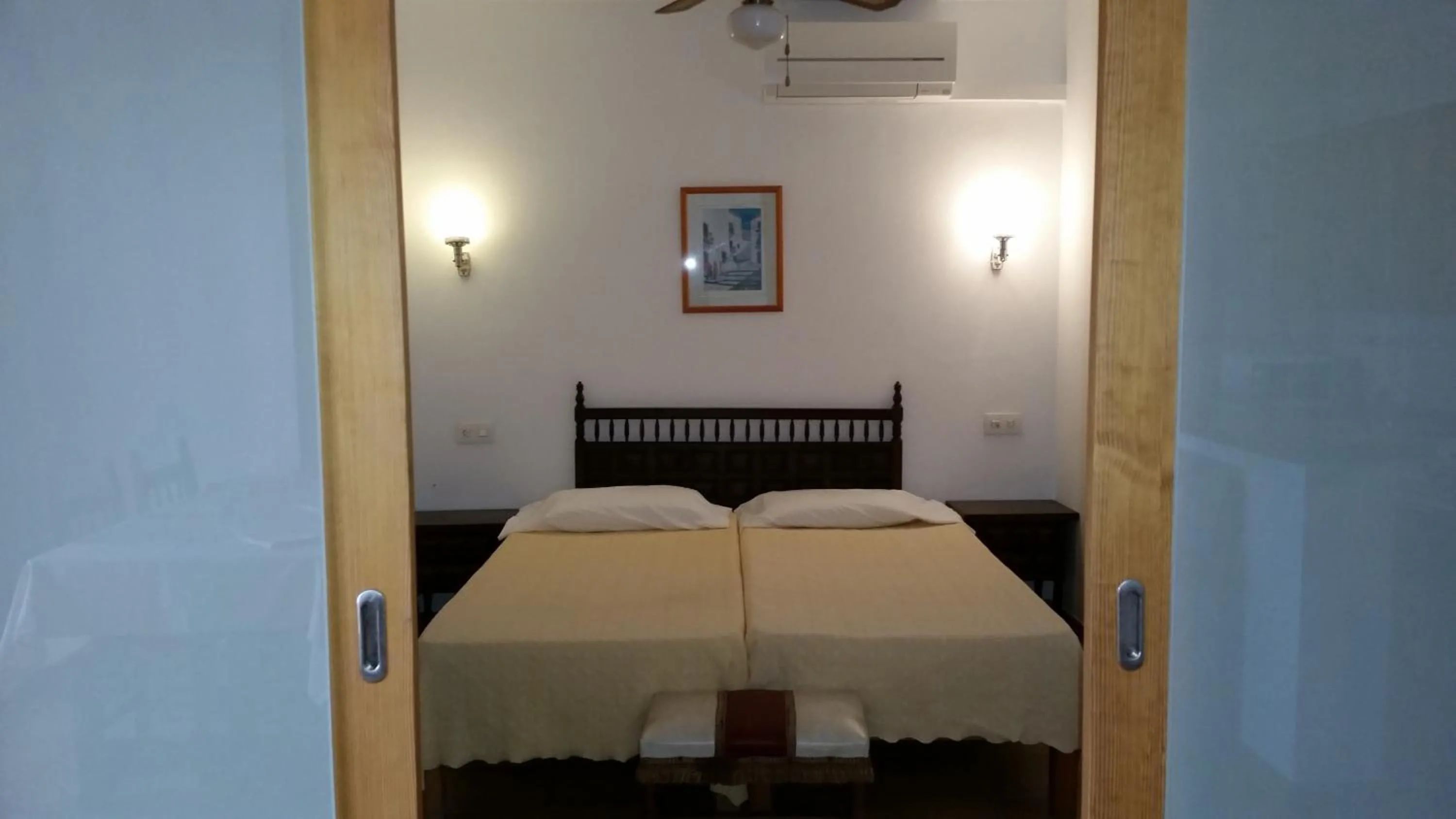 Bedroom, Bed in Apartamentos Vista al Puerto