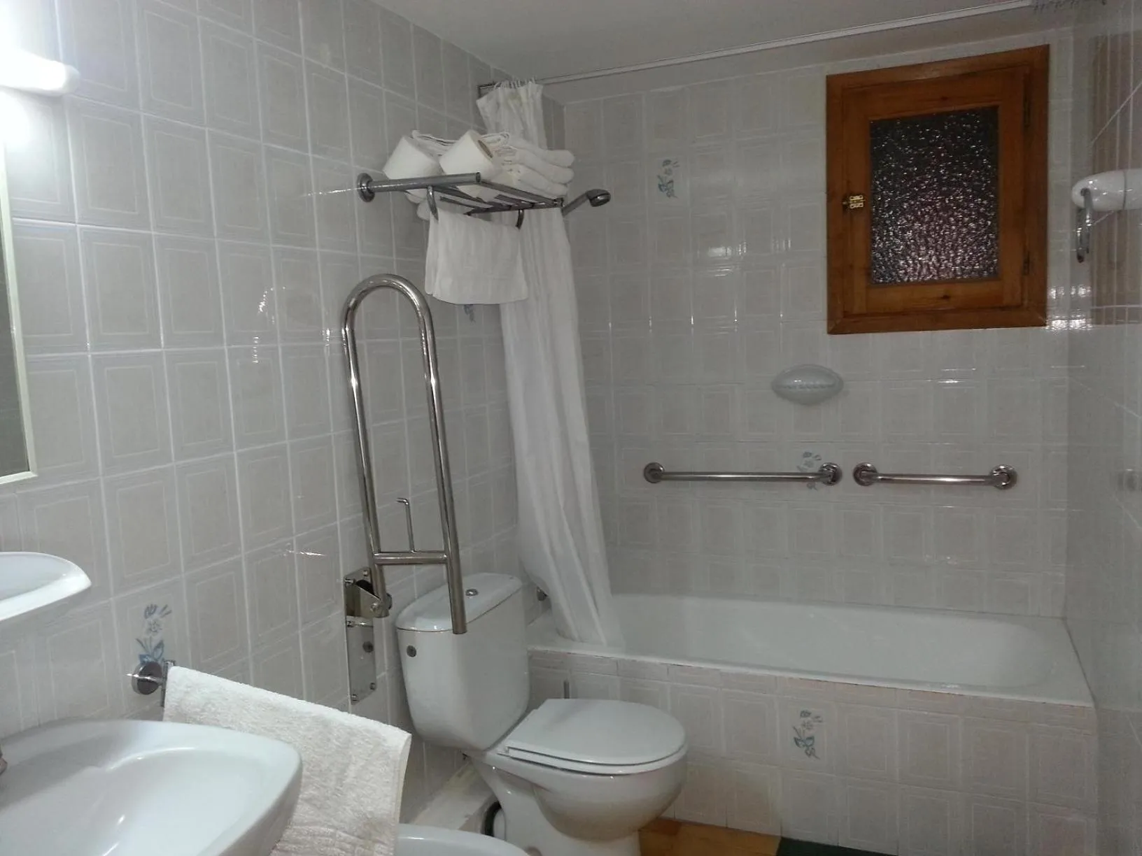 Bath in Apartamentos Vista al Puerto