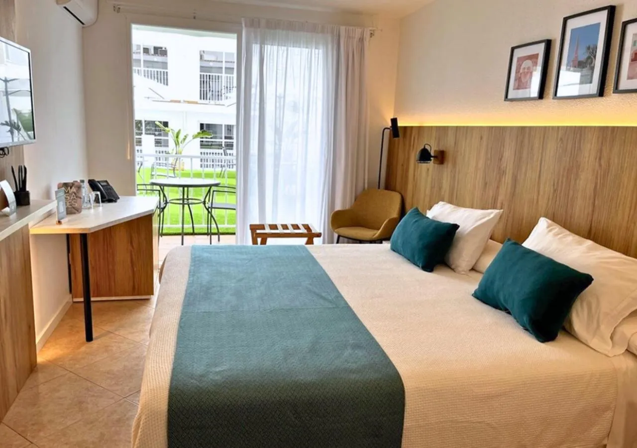 Bedroom, Bed in Alfons Hotel