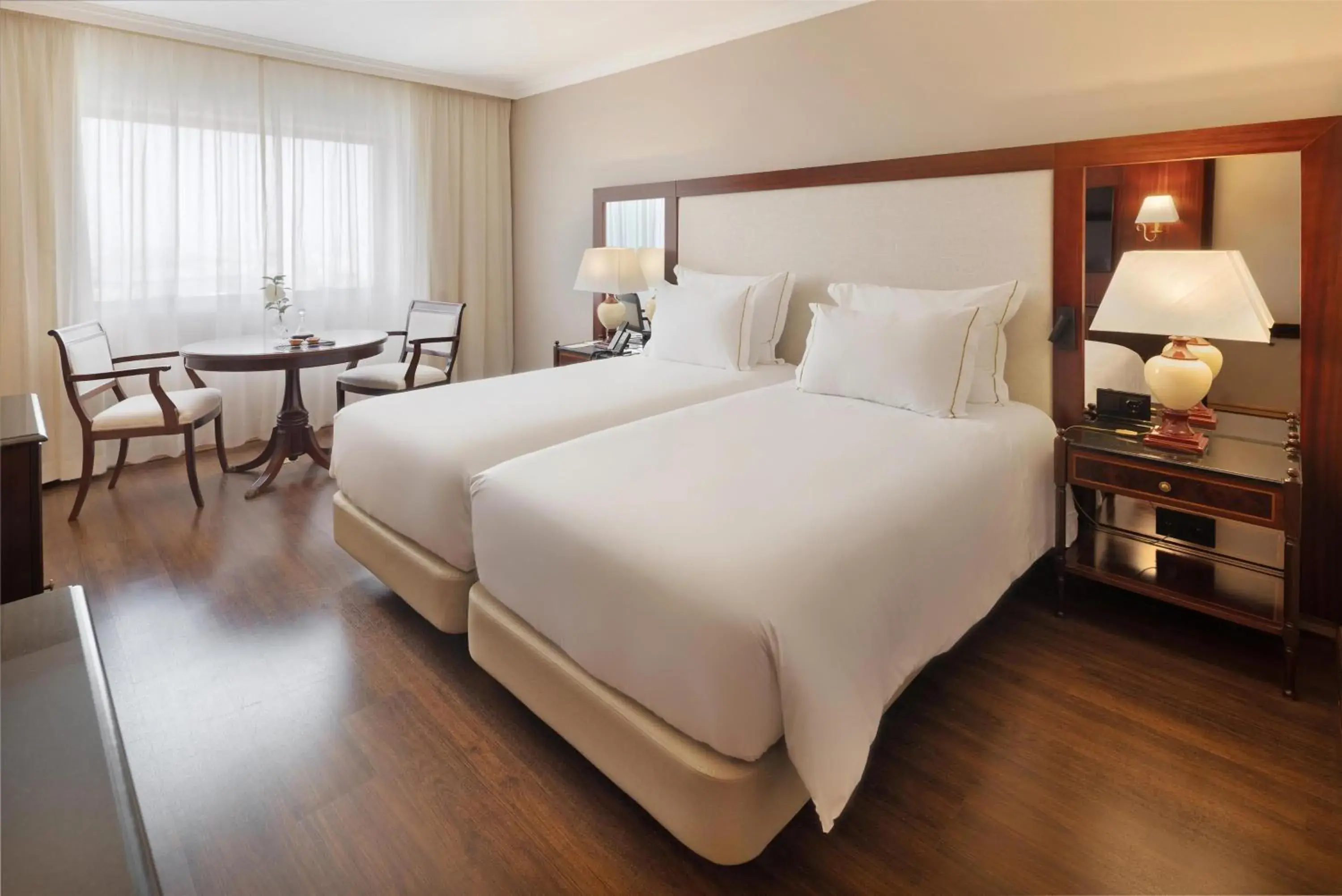 Bedroom, Bed in Dom Pedro Lisboa Hotel, a member of Radisson Individuals Bedroom, Bed in Dom Pedro Lisboa Hotel, a member of Radisson Individuals