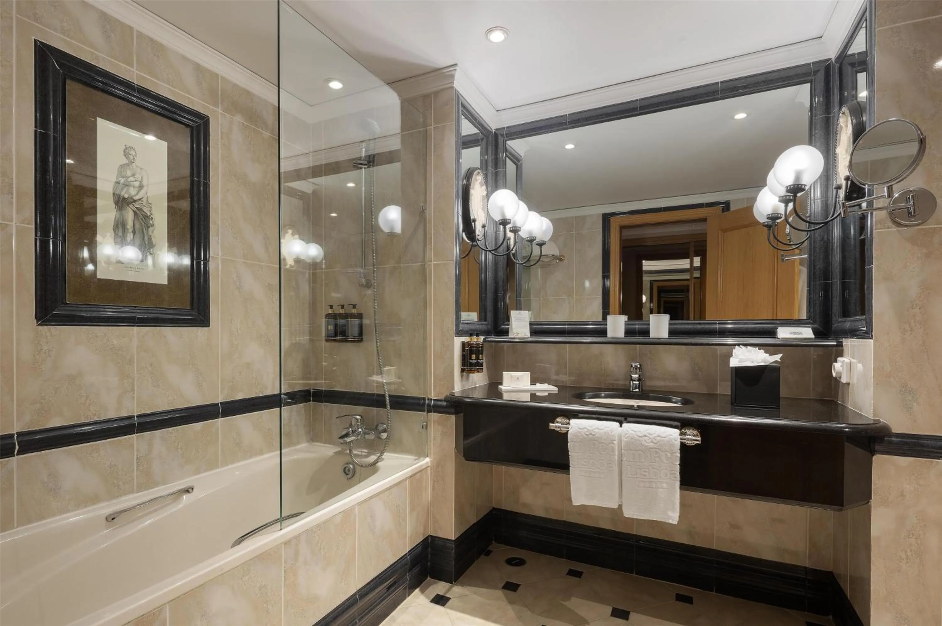 Bedroom in Dom Pedro Lisboa Hotel, a member of Radisson Individuals