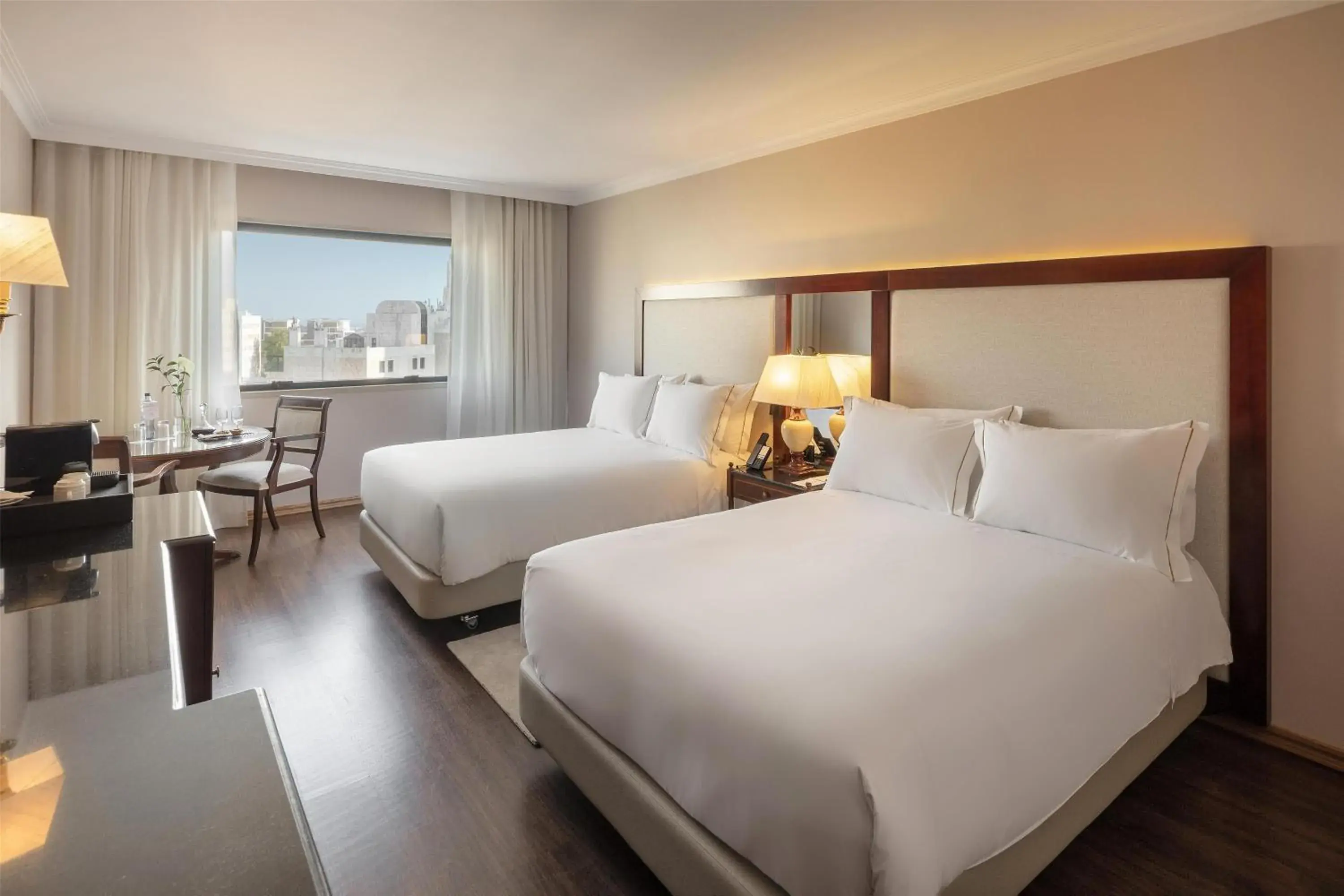 Bedroom, Bed in Dom Pedro Lisboa Hotel, a member of Radisson Individuals Bedroom, Bed in Dom Pedro Lisboa Hotel, a member of Radisson Individuals