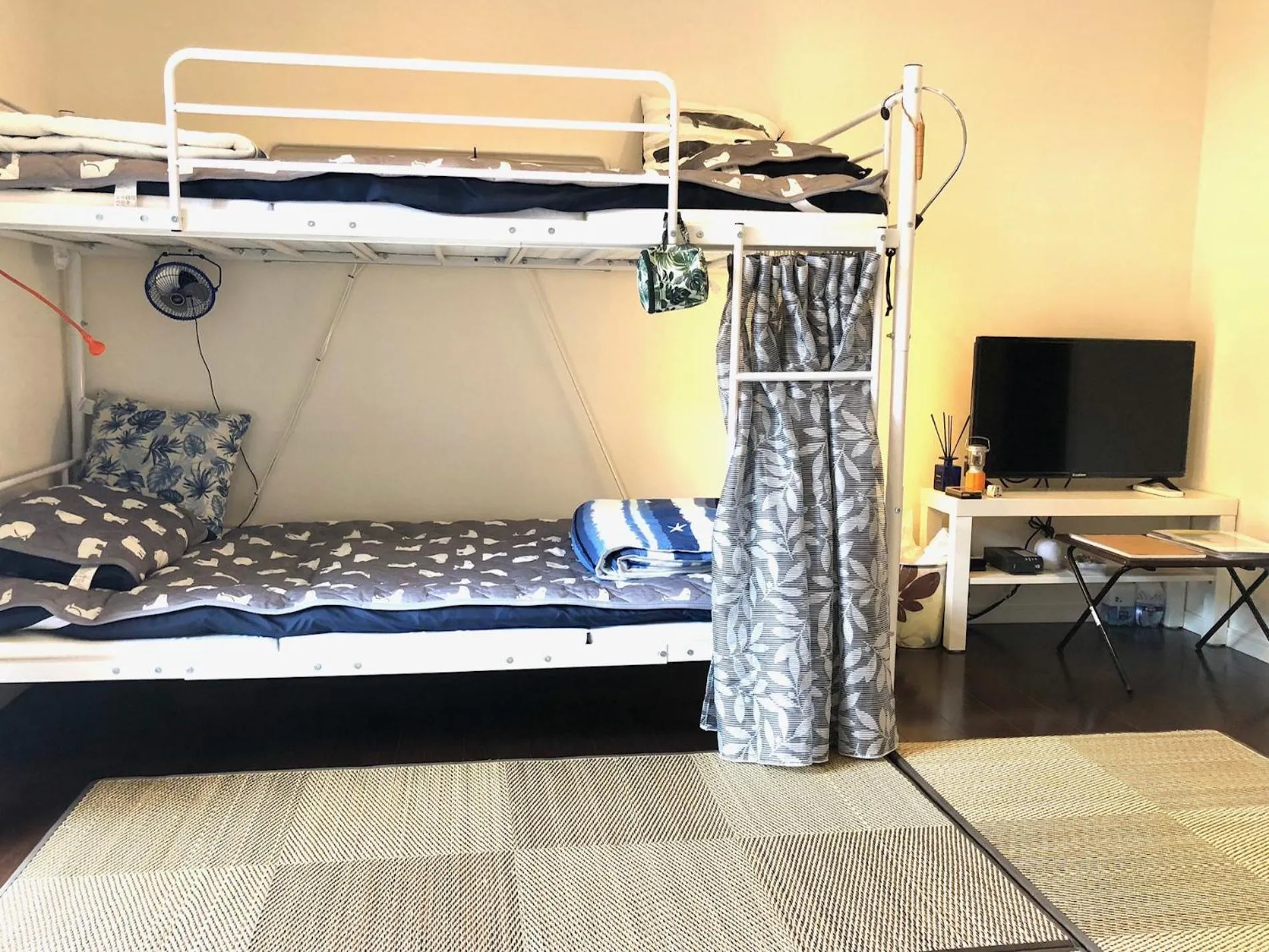 Bed in Ricco Mond Hills Apartment Houseアパートタイプの宿は宿泊者と接しない 安全な宿