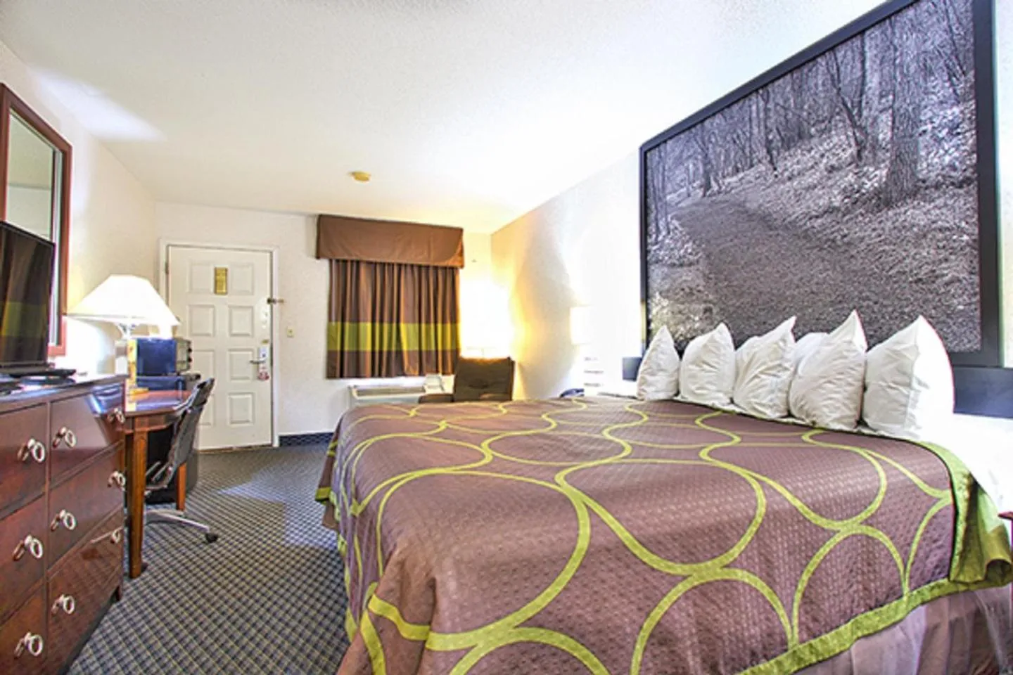 Bed in Super 8 by Wyndham Christiansburg