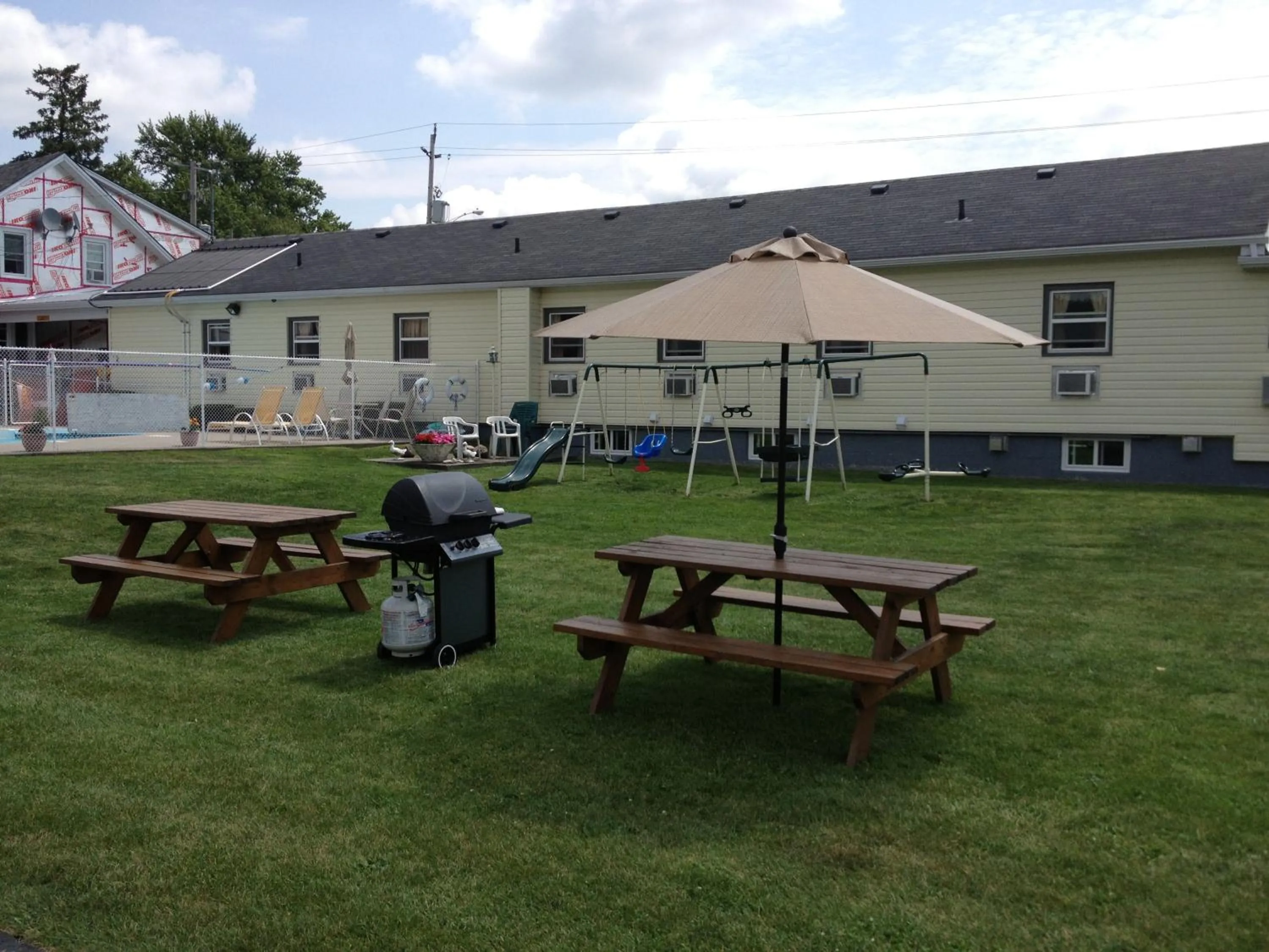 Garden in Fox Motor Inn
