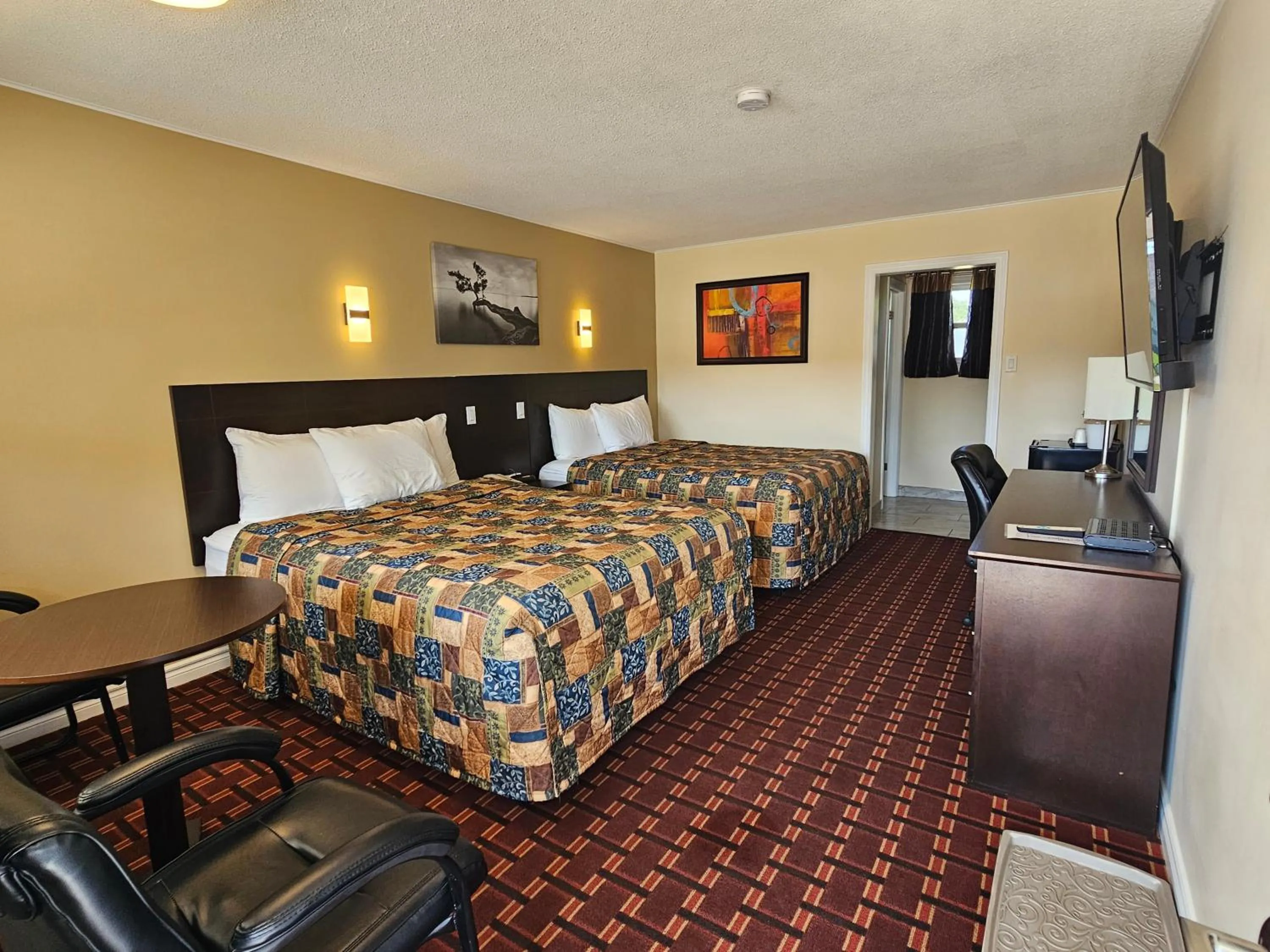 Bedroom, Bed in Fox Motor Inn