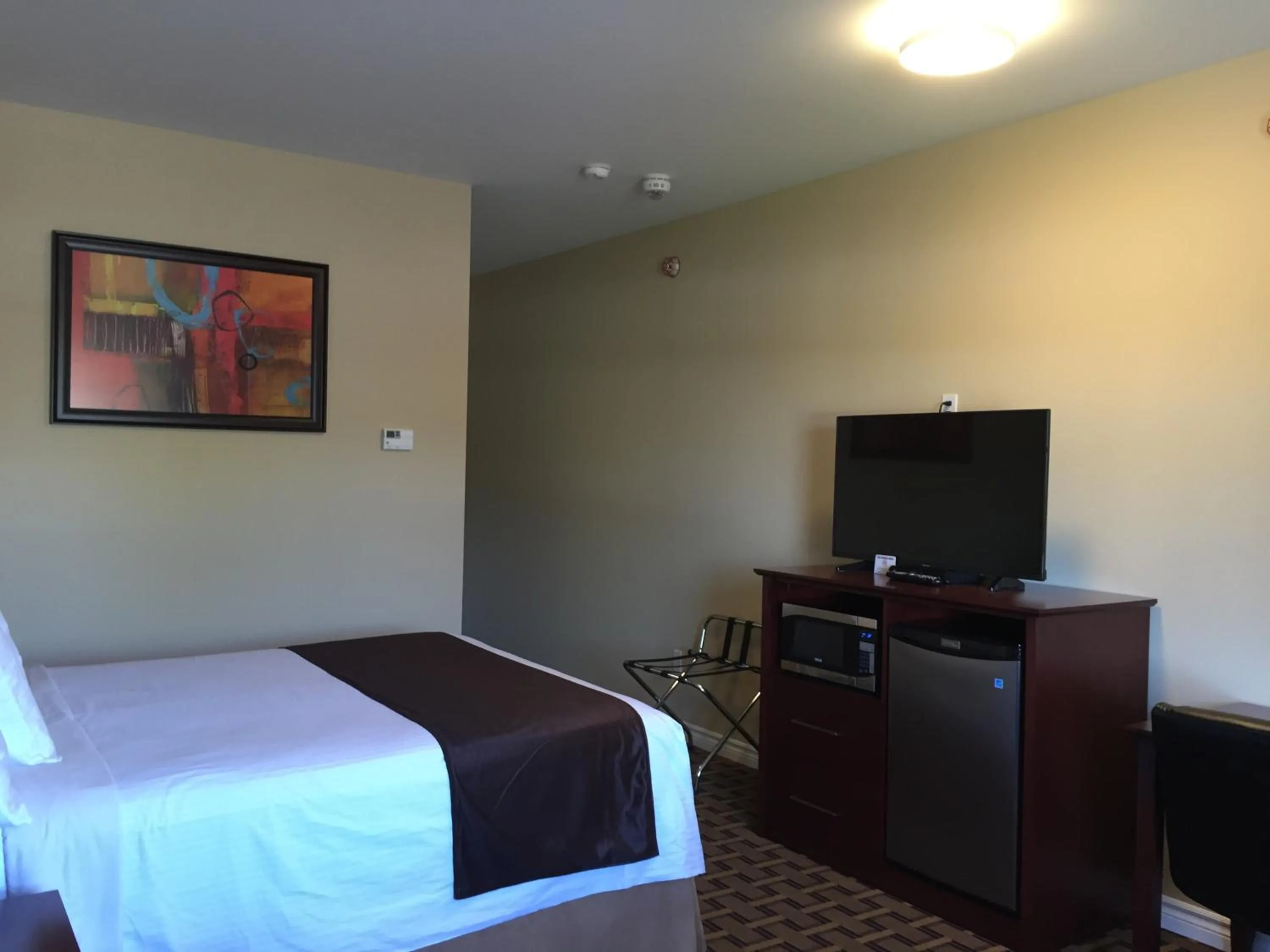 Bedroom, Bed in Fox Motor Inn