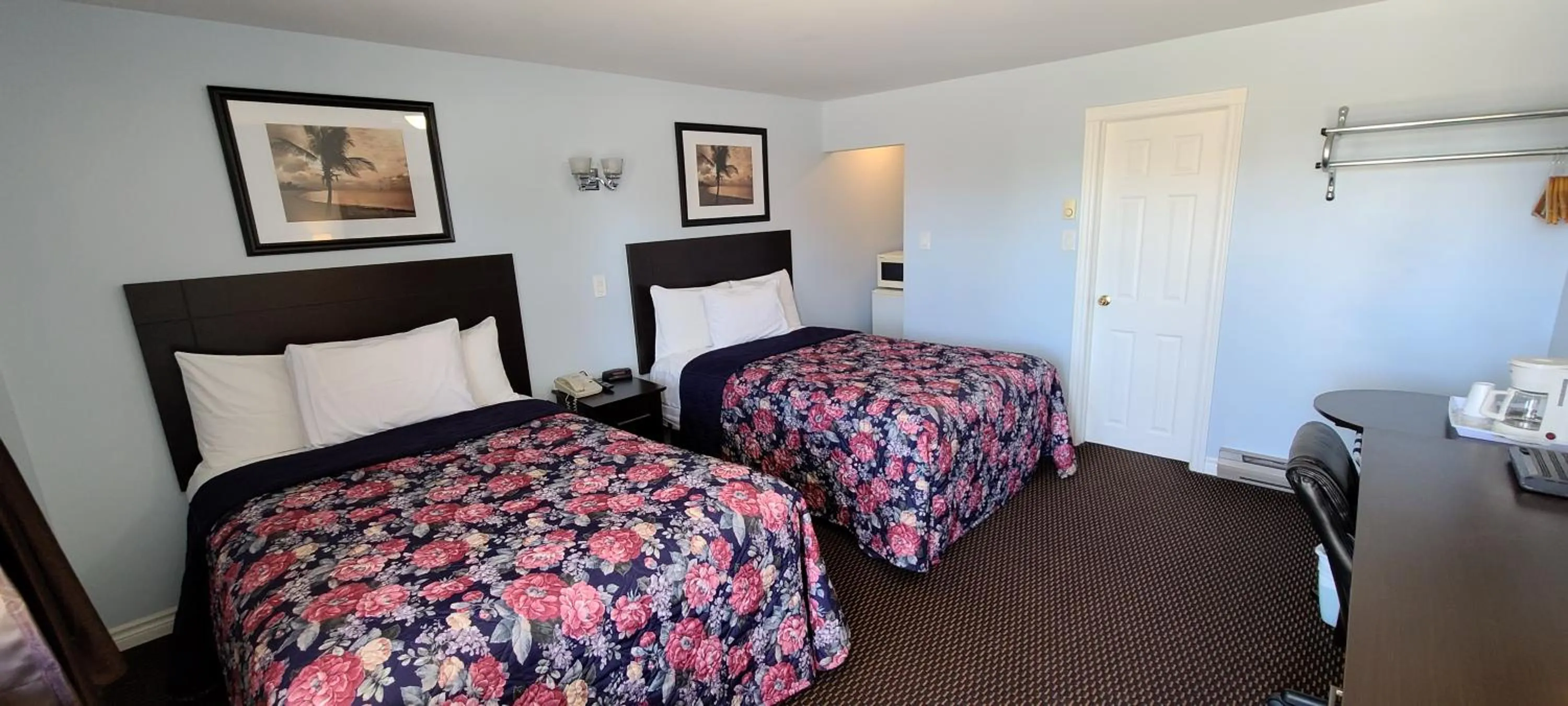 Photo of the whole room, Bed in Fox Motor Inn