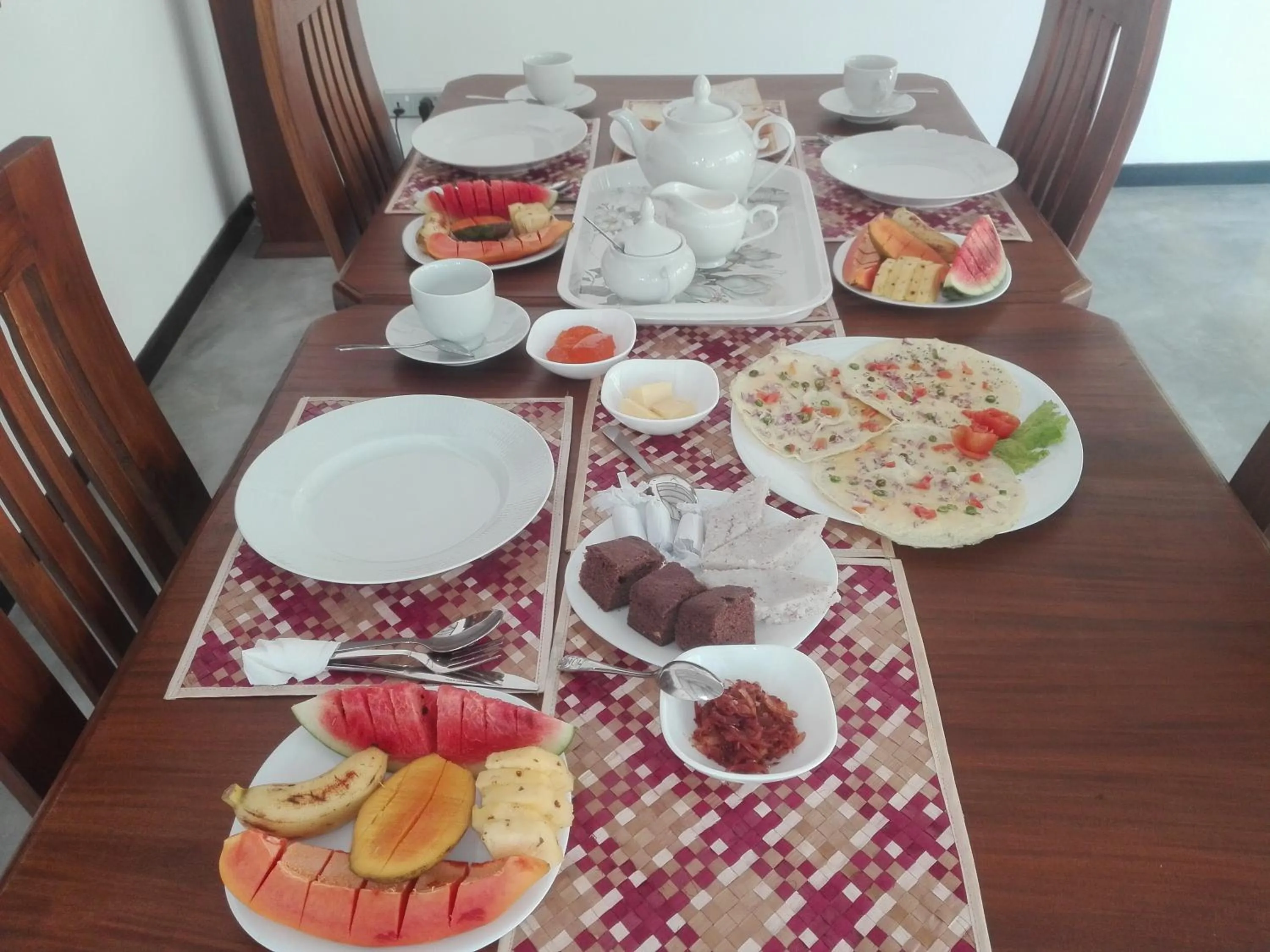 Food and drinks in Neo Grand Villa