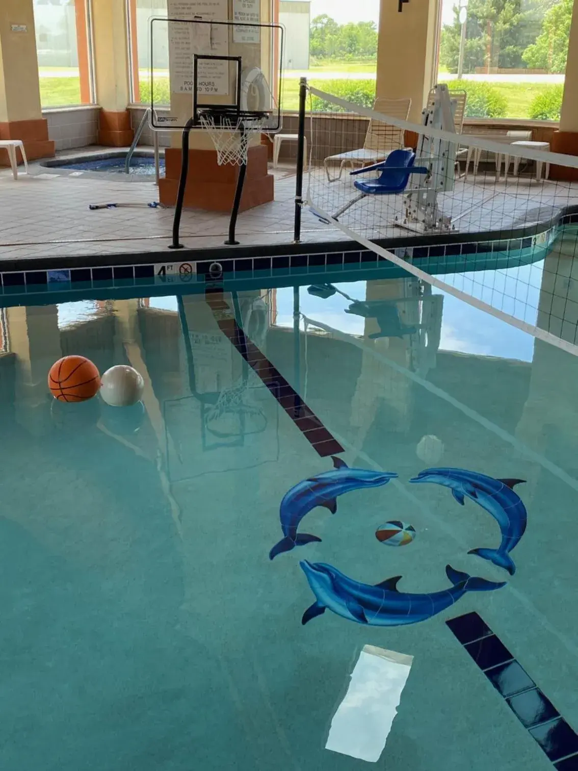 Swimming pool in Baymont by Wyndham Pella Swimming pool in Baymont by Wyndham Pella
