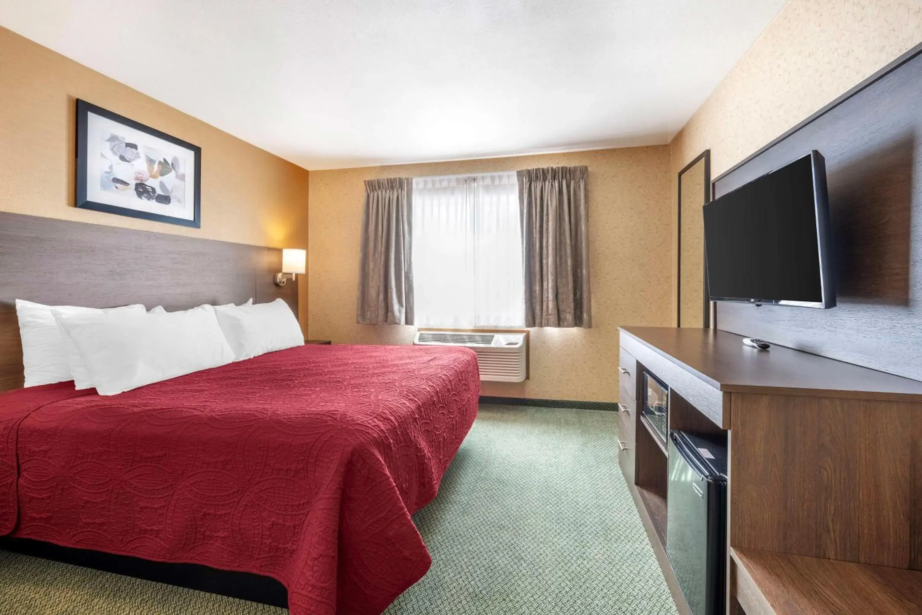 Bedroom, Bed in SureStay Plus by Best Western Enterprise Bedroom, Bed in SureStay Plus by Best Western Enterprise