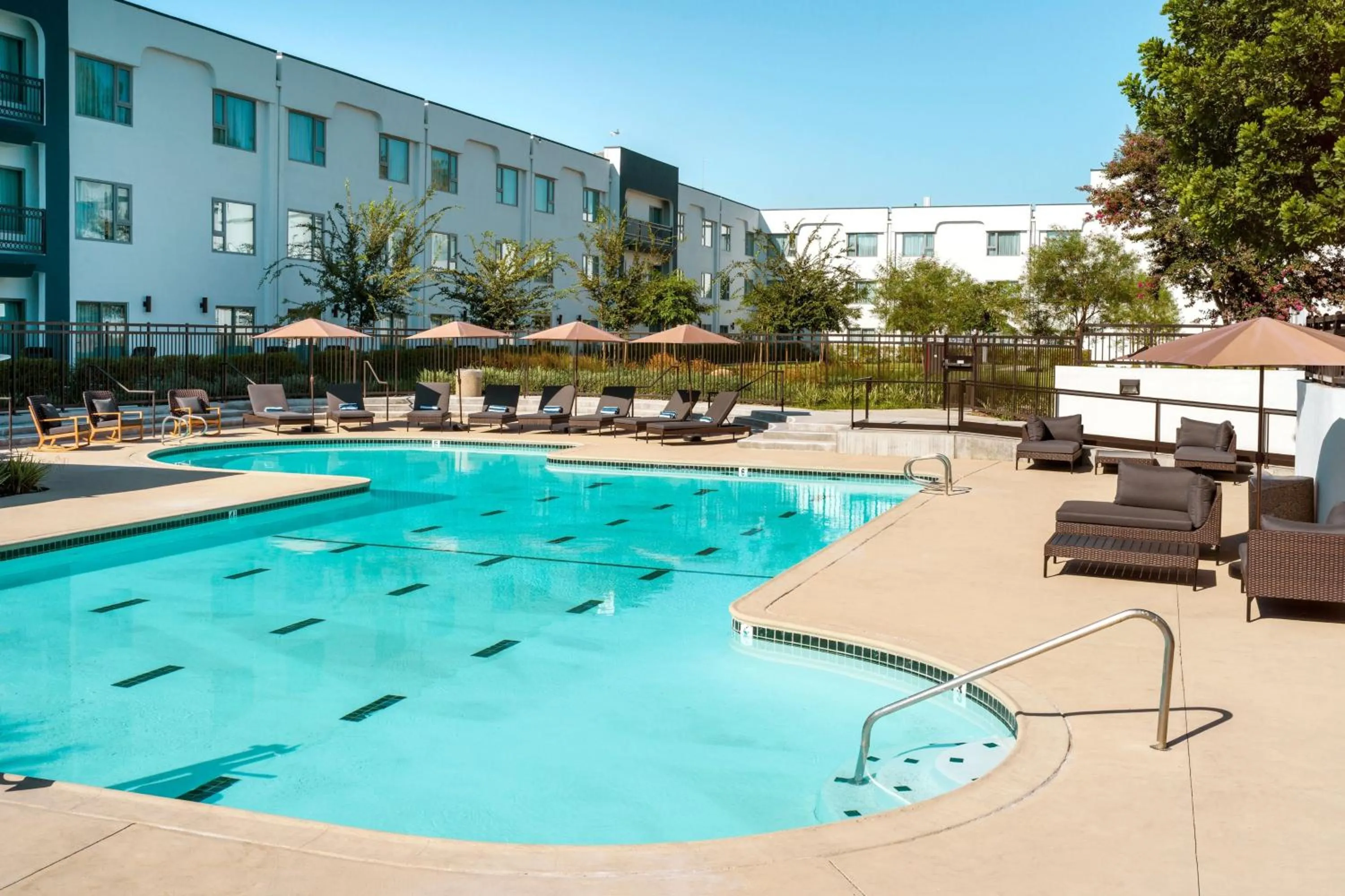 Swimming pool in Delta Hotels by Marriott Ontario Airport