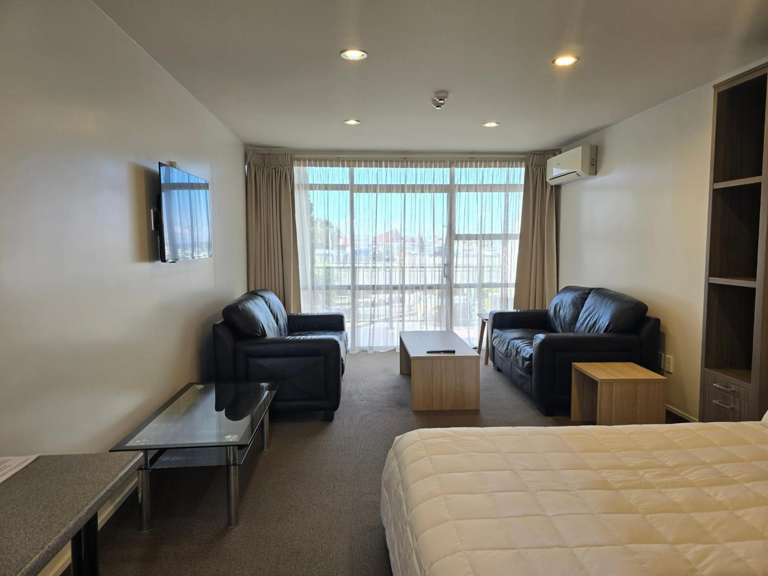 Bed in Bluewater Hotel