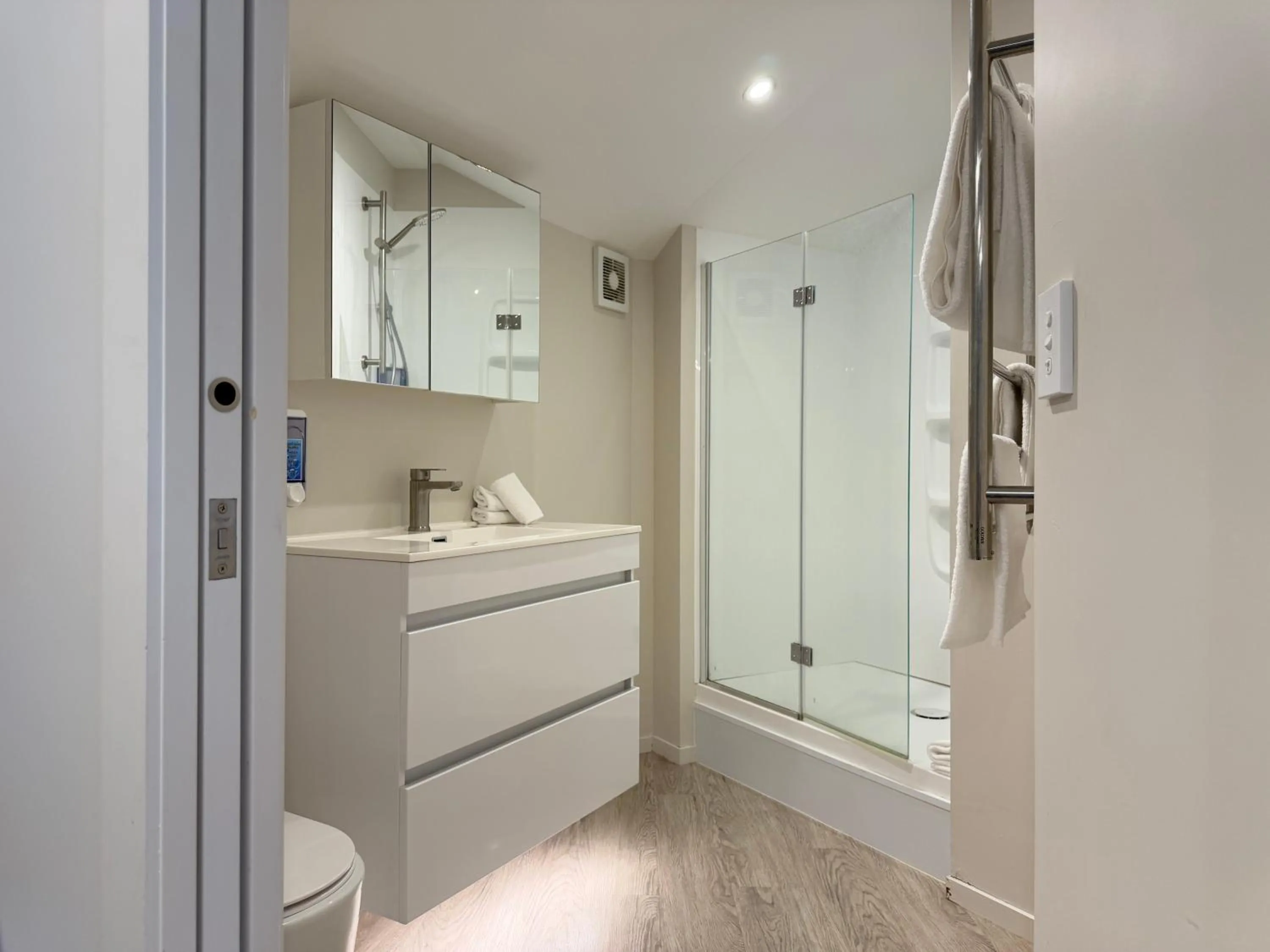 Shower in Bluewater Hotel