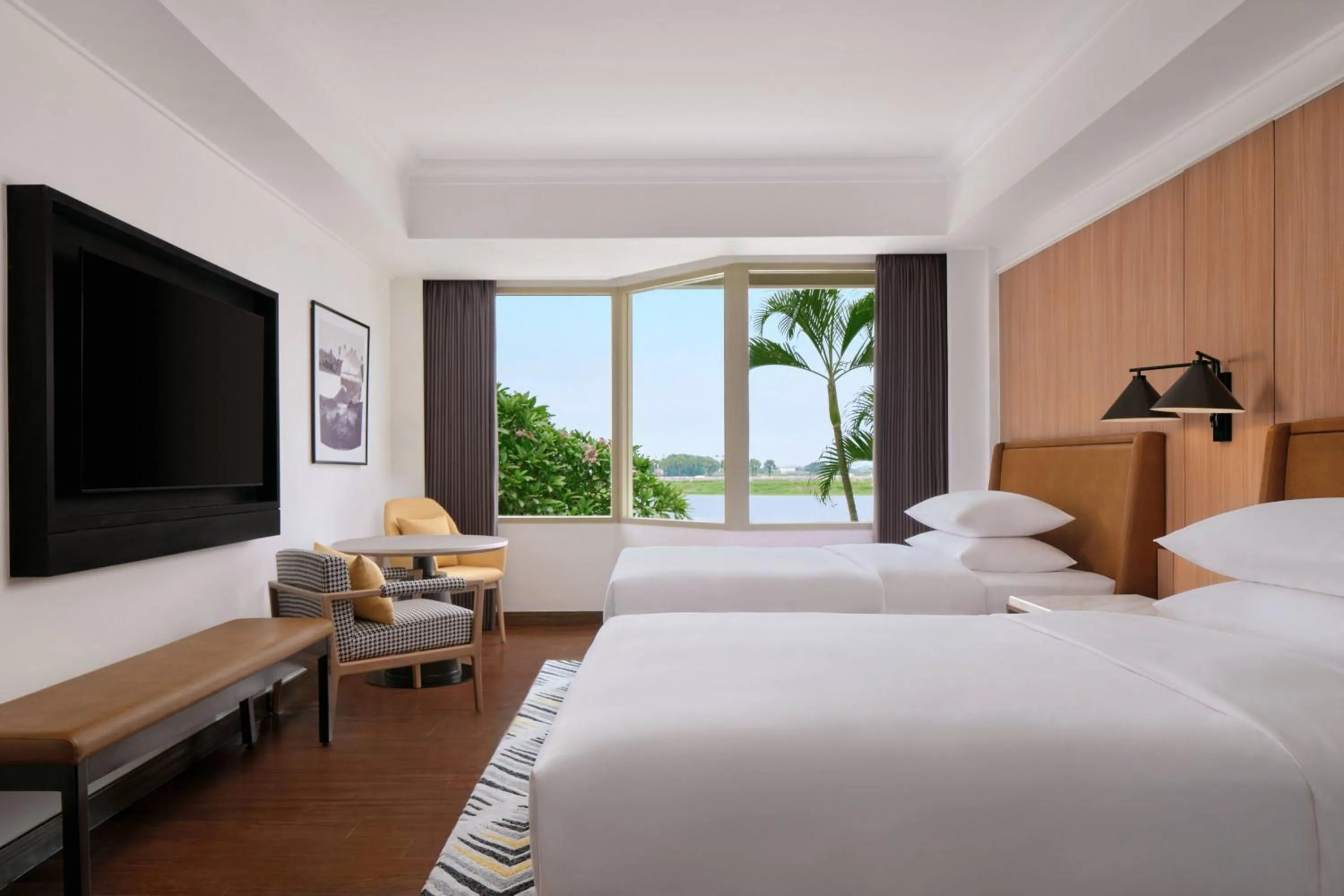 Photo of the whole room, Bed in Sheraton Jakarta Soekarno Hatta Airport