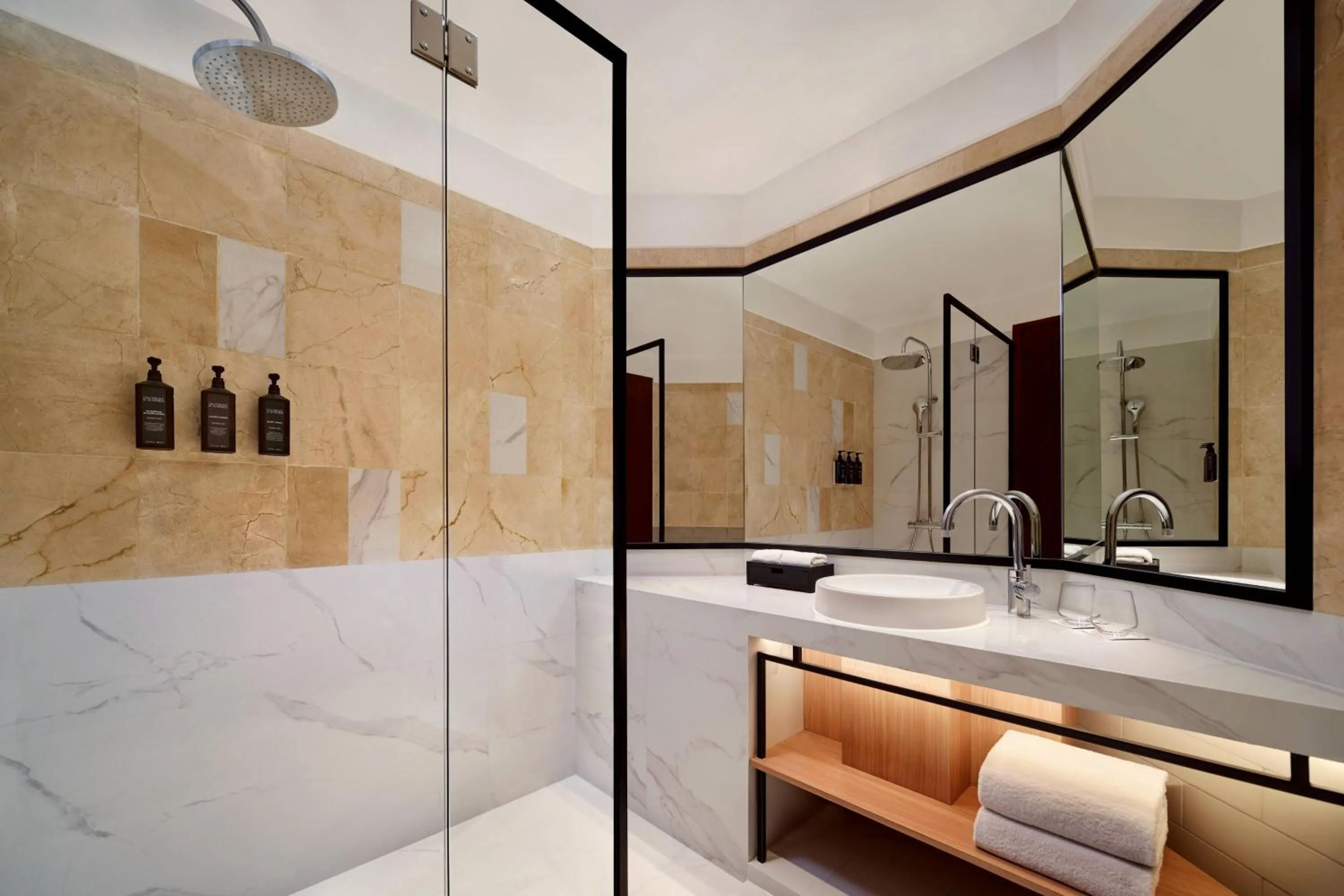 Bathroom in Sheraton Jakarta Soekarno Hatta Airport