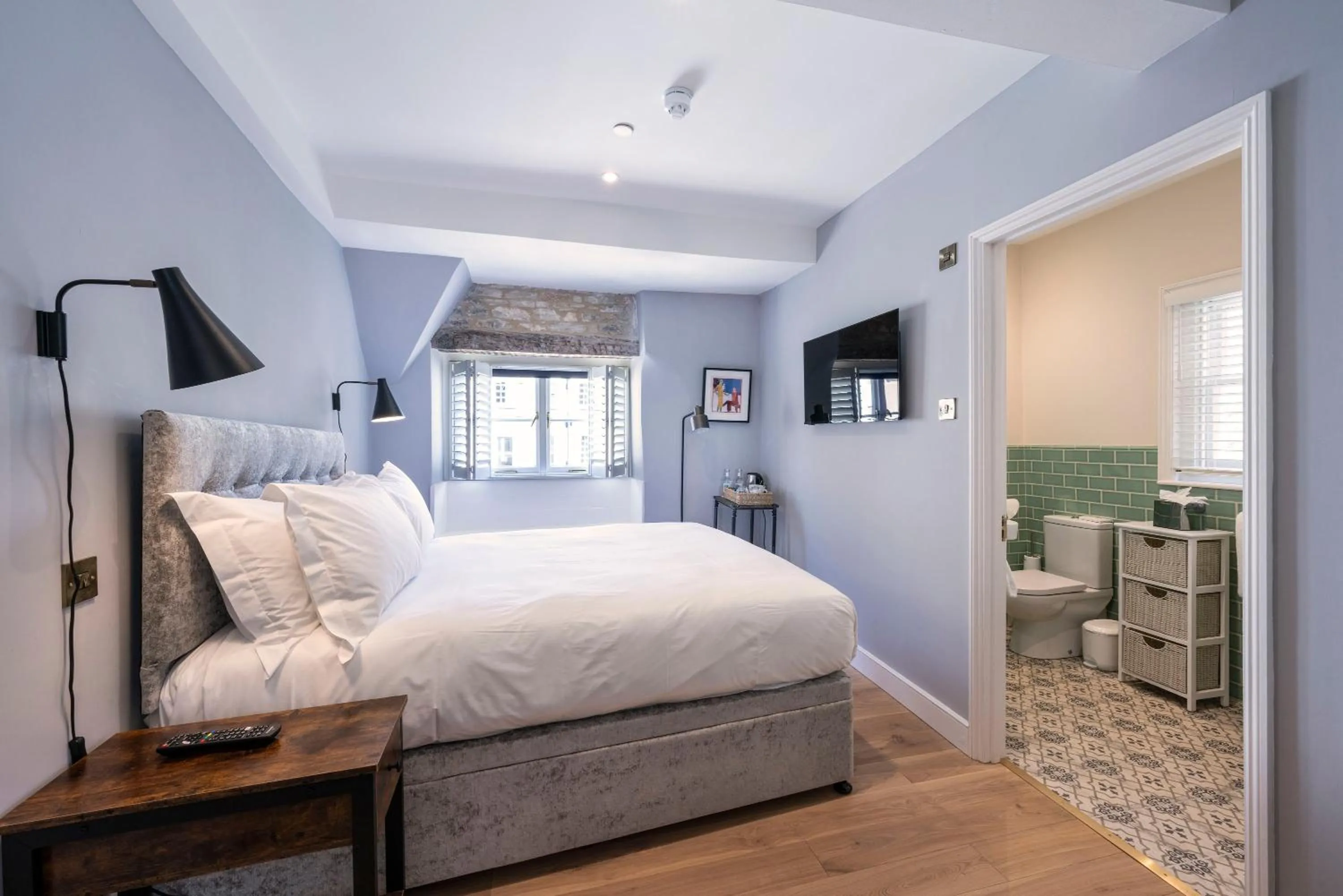 Toilet, Bed in Eight