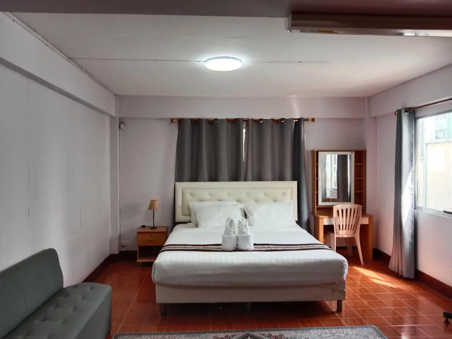 Bed in Beachfront Hotel Cha Am