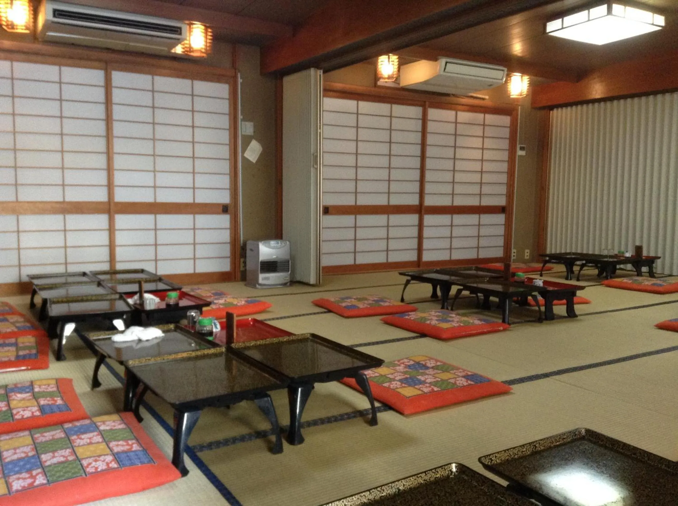 Restaurant/places to eat in Chitosekan