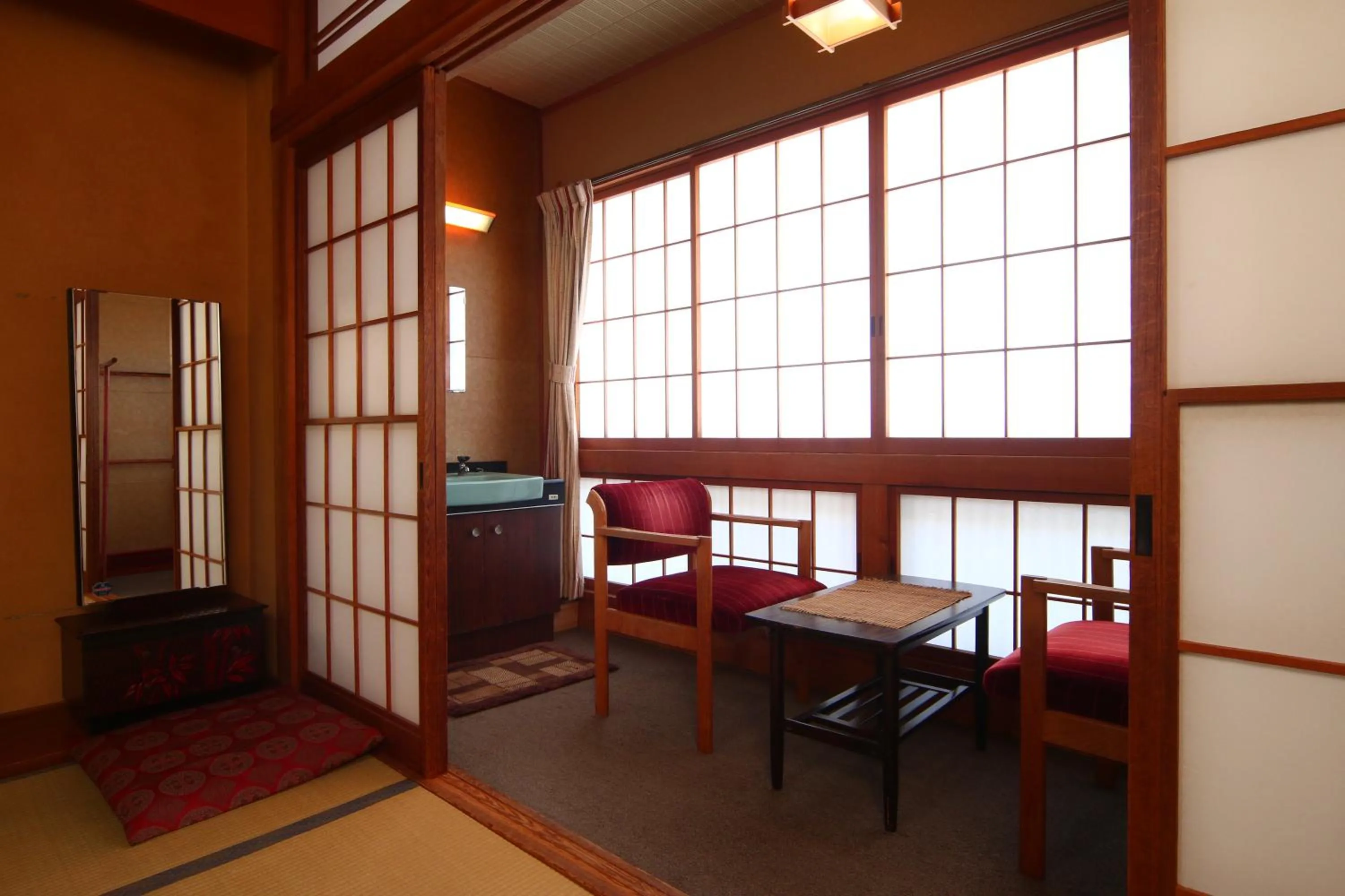 Seating area in Chitosekan