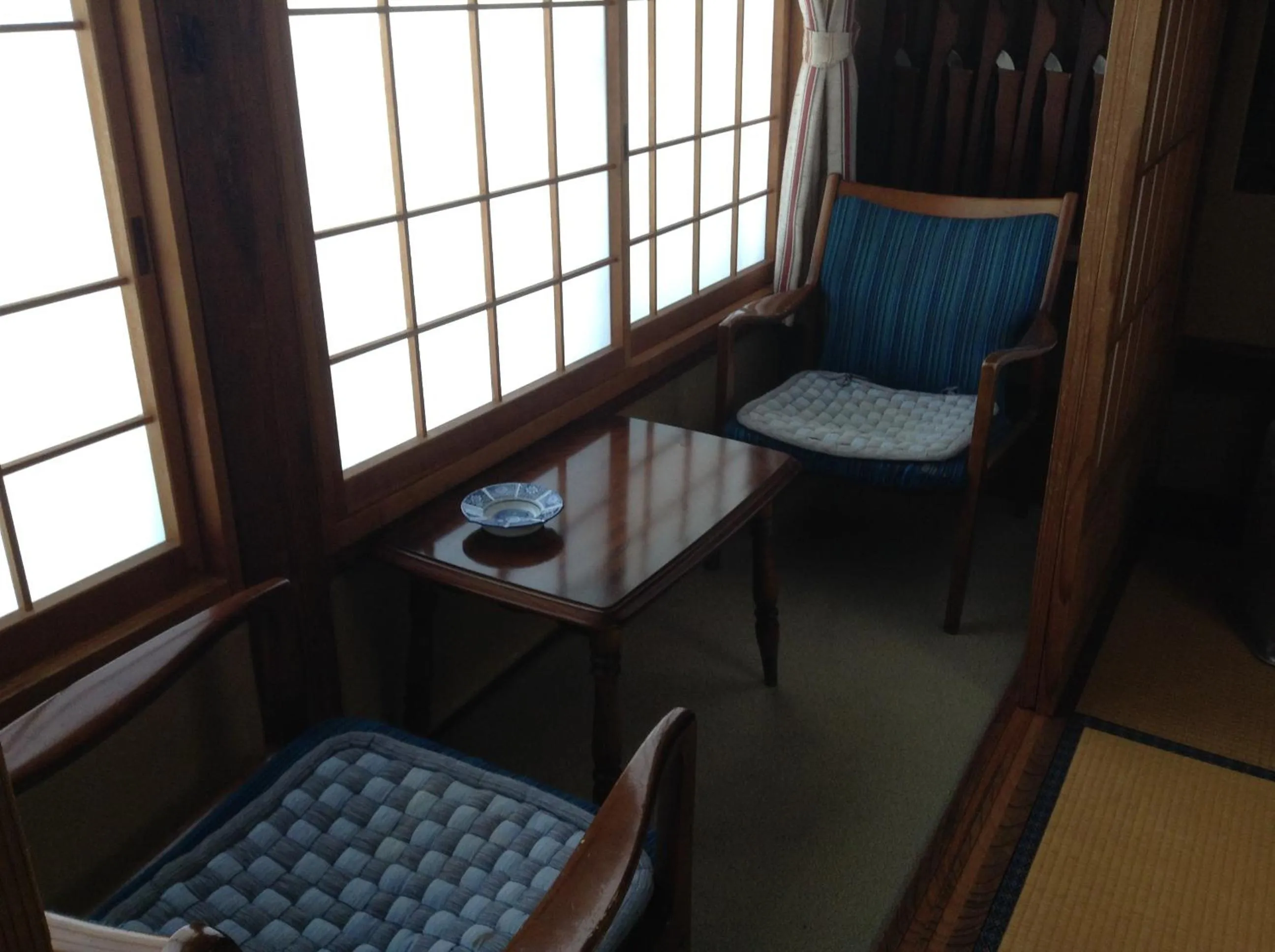 Seating area in Chitosekan