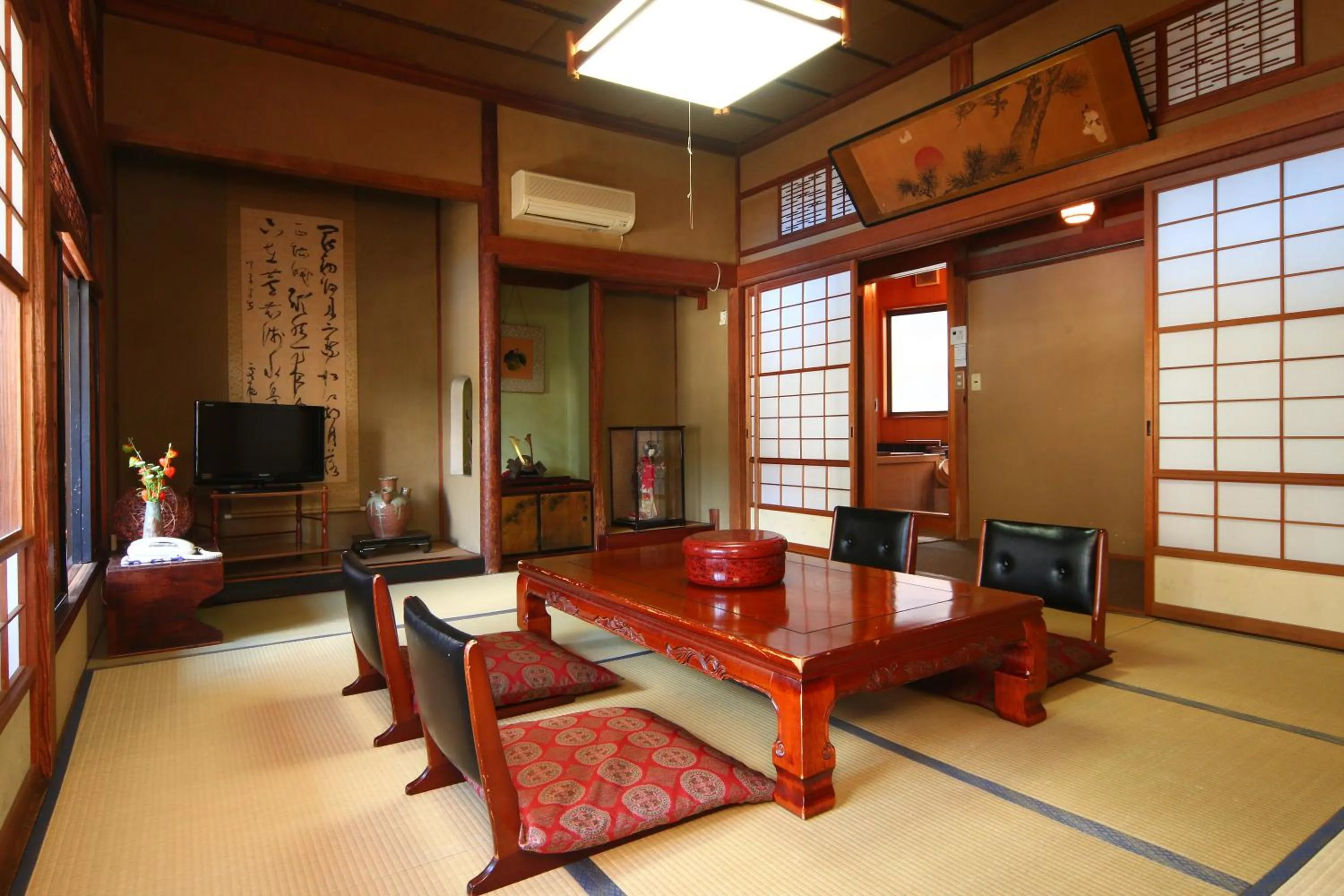 Seating area in Chitosekan