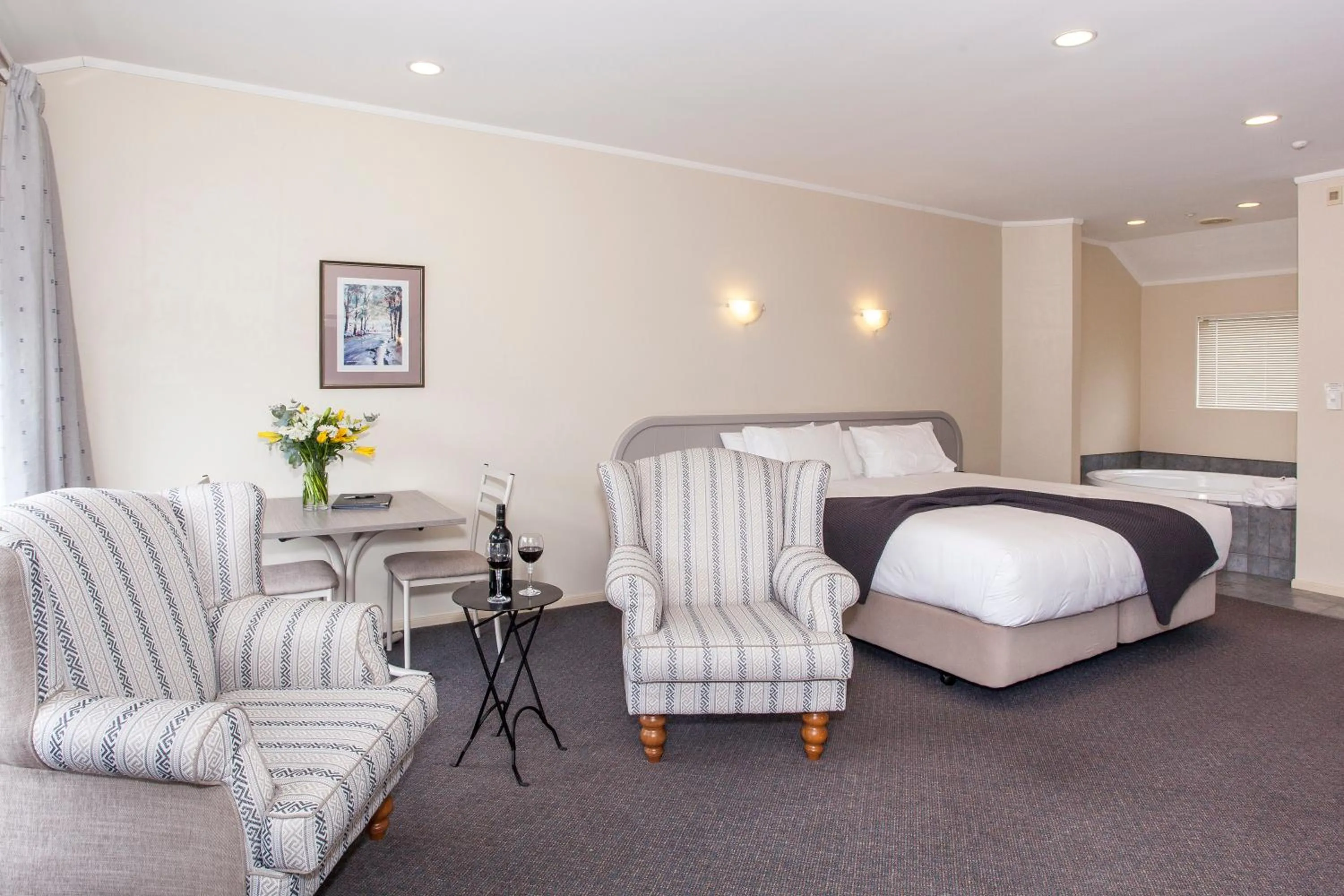 Living room, Bed in Te Mata Lodge