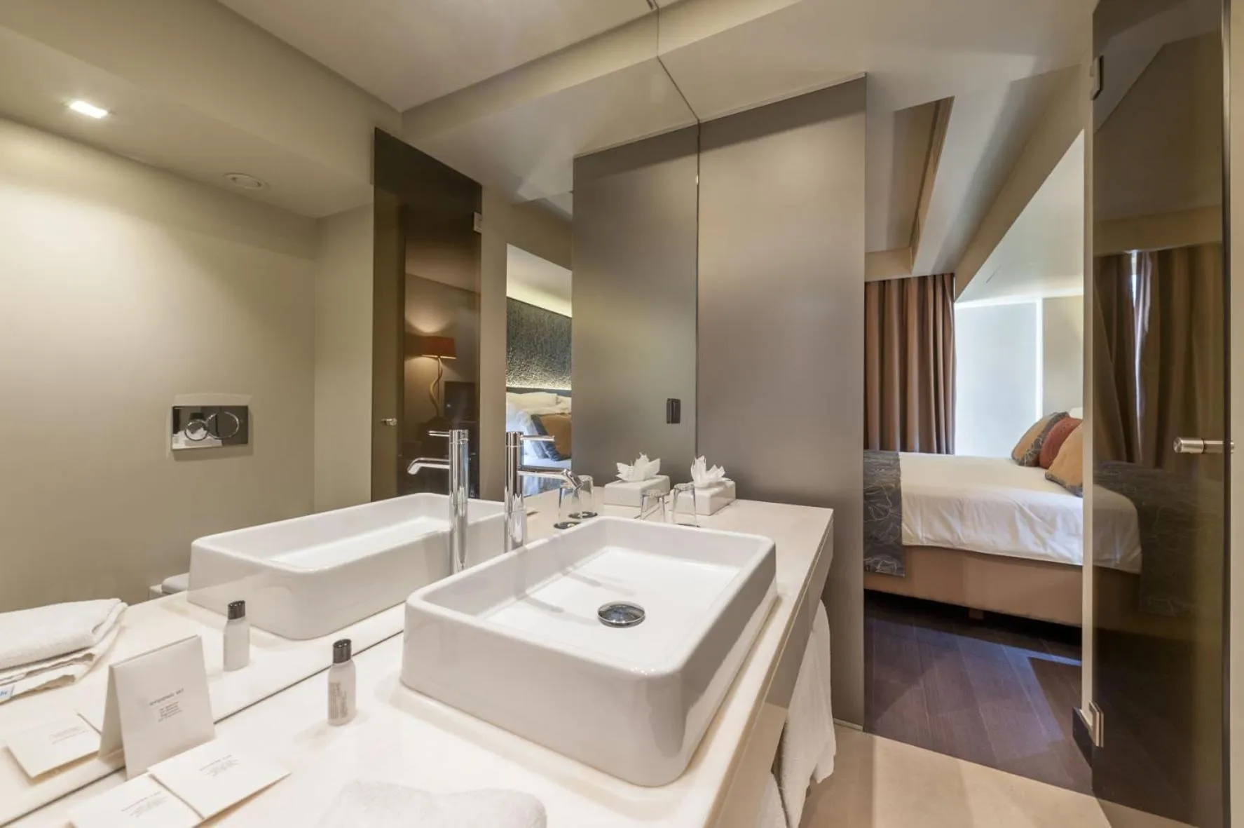 Bathroom, Bed in TUI Blue Gardens - Adults-only - Savoy Signature