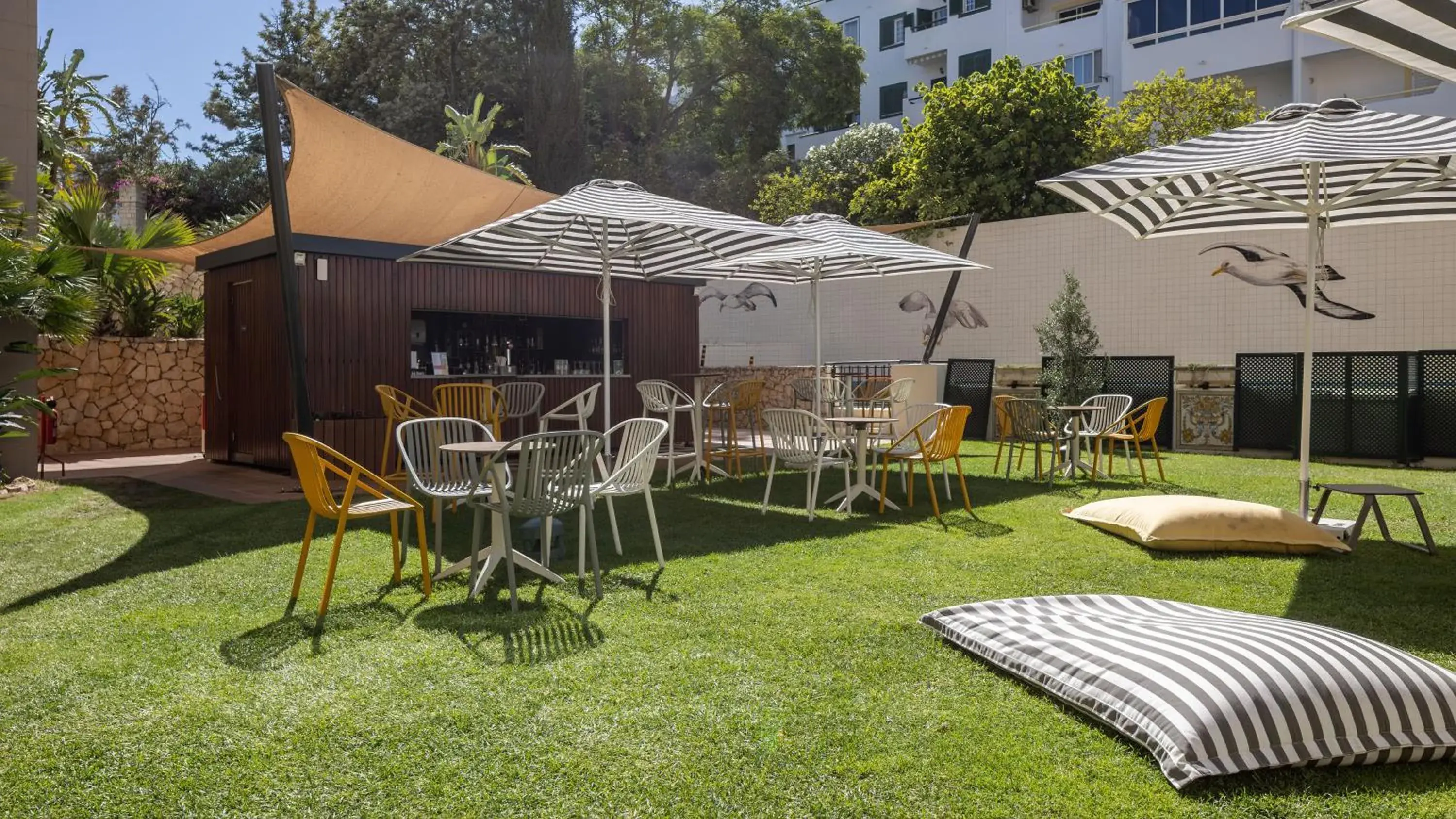 Restaurant/places to eat in Holiday Inn Algarve Albufeira by IHG Restaurant/places to eat in Holiday Inn Algarve Albufeira by IHG