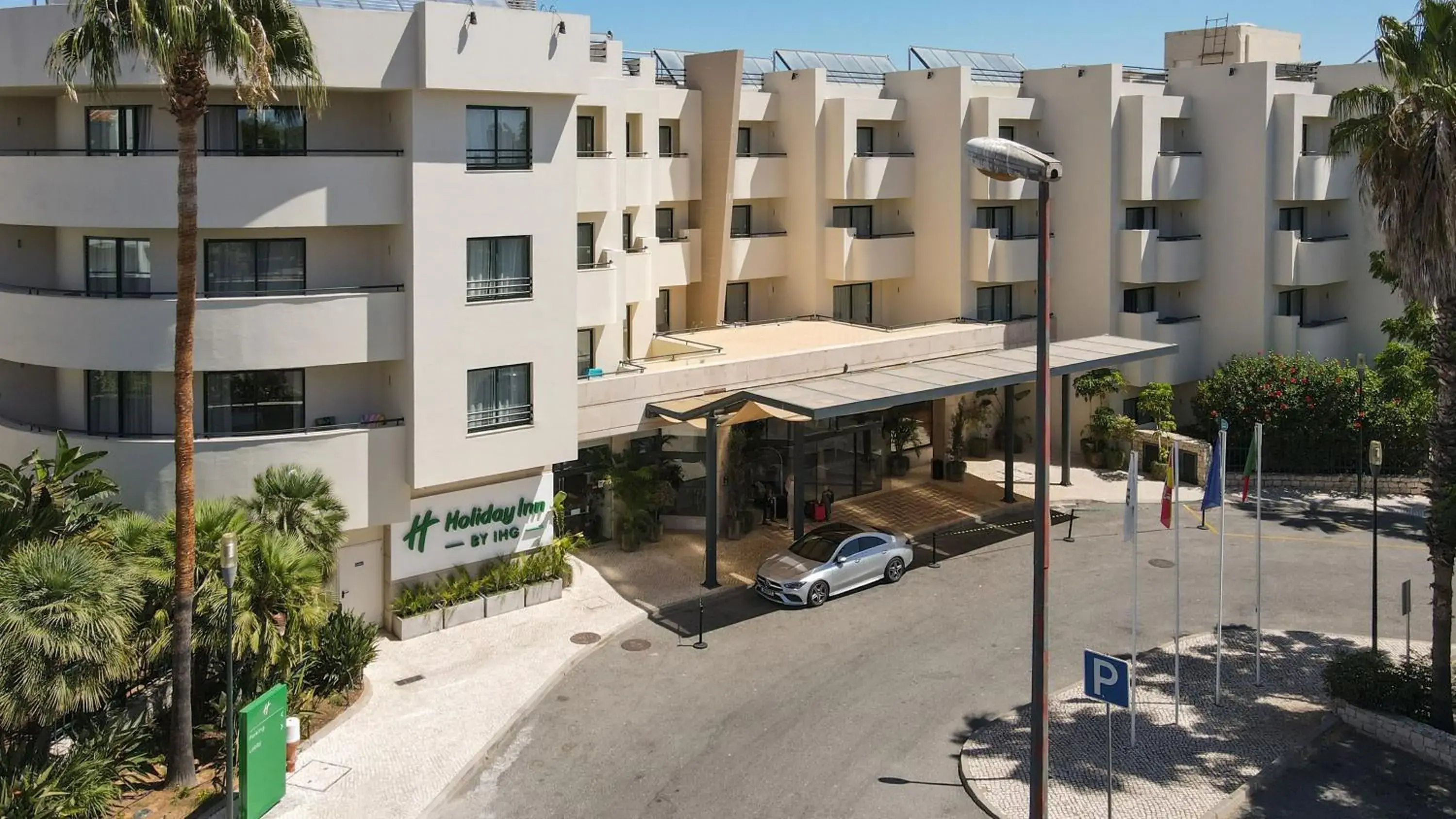 Property building in Holiday Inn Algarve Albufeira by IHG Property building in Holiday Inn Algarve Albufeira by IHG