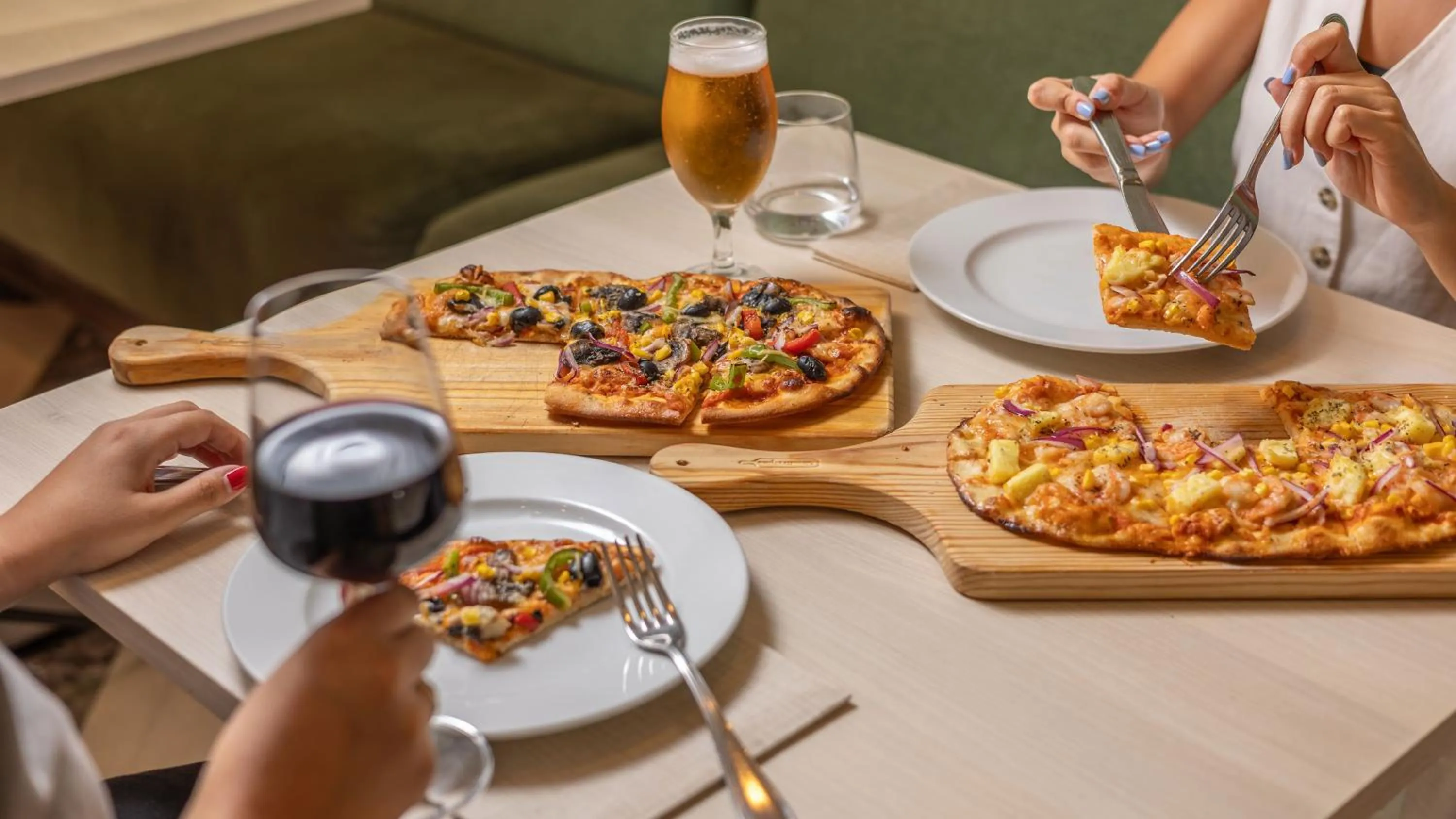 Restaurant/places to eat in Holiday Inn Algarve Albufeira by IHG