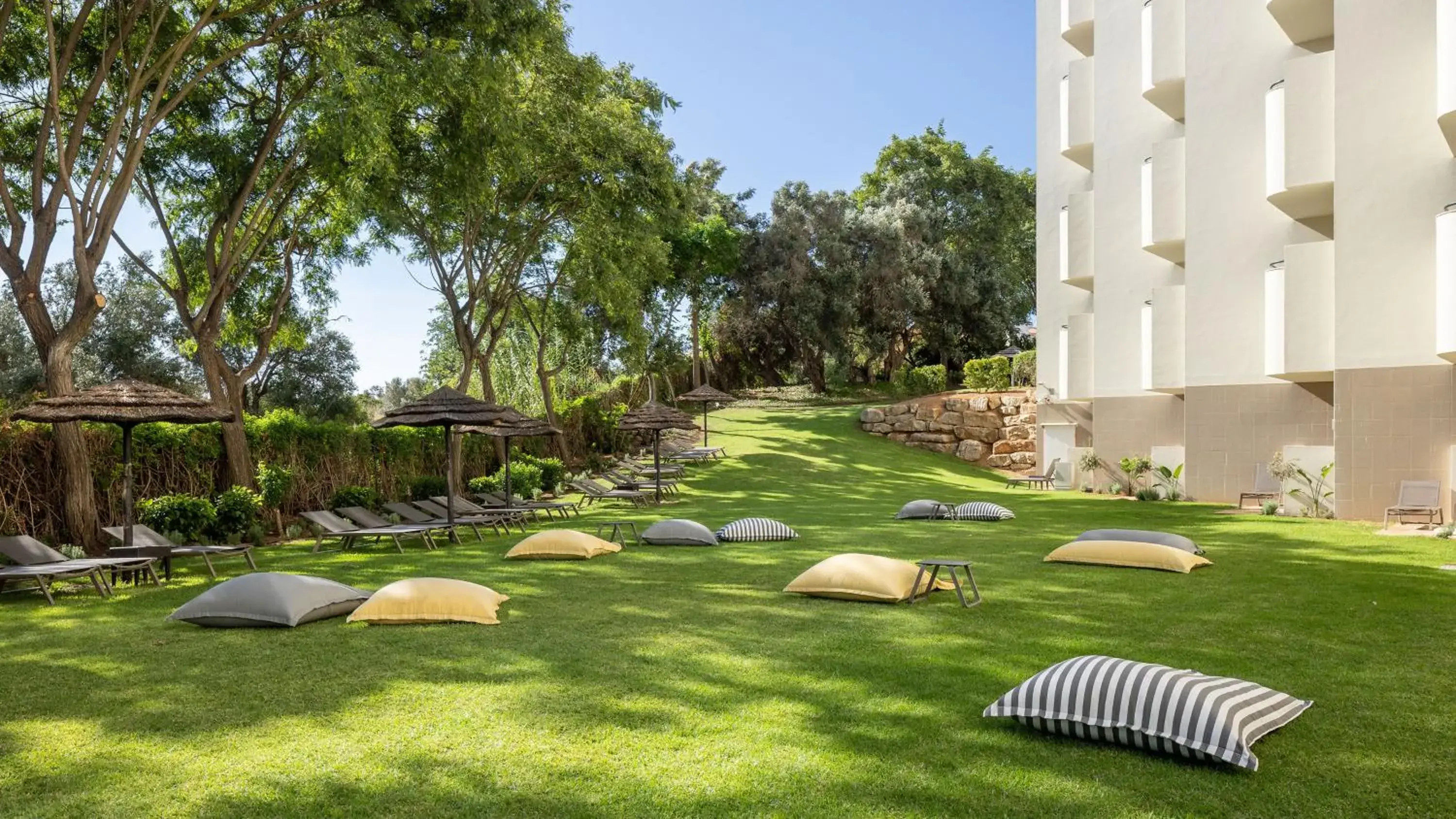 Property building in Holiday Inn Algarve Albufeira by IHG Property building in Holiday Inn Algarve Albufeira by IHG