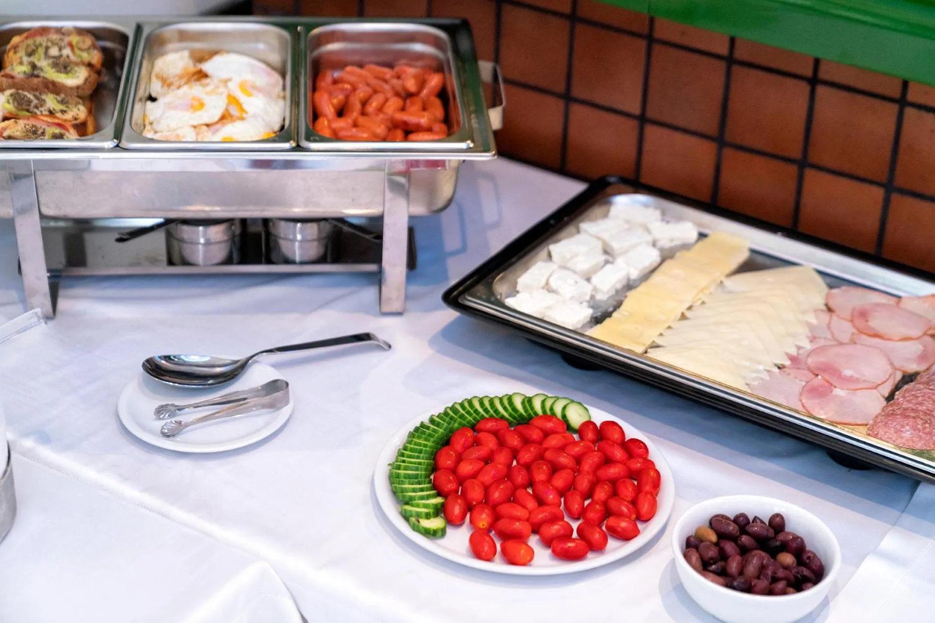 Breakfast in Elia Apartments