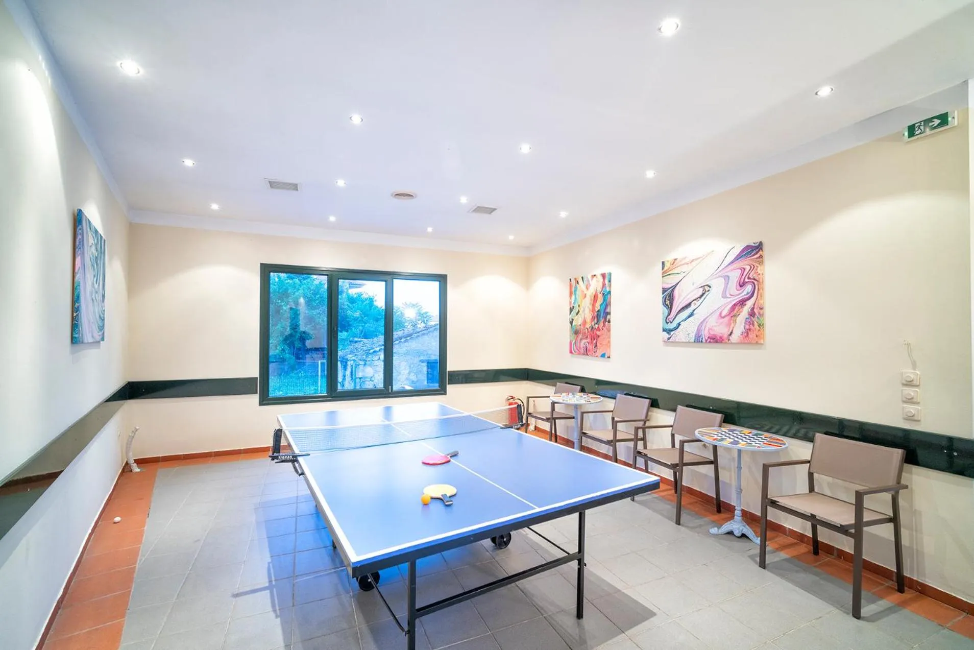 Table tennis in Elia Apartments