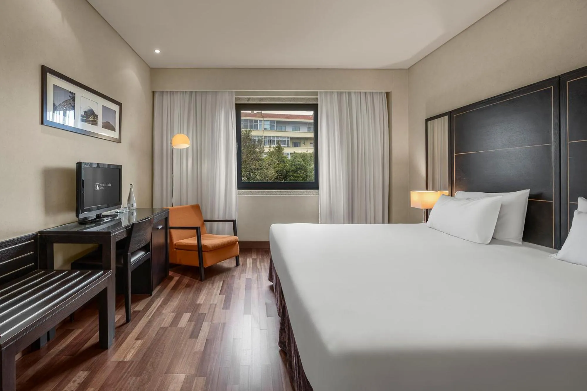 Bed in Eurostars das Artes